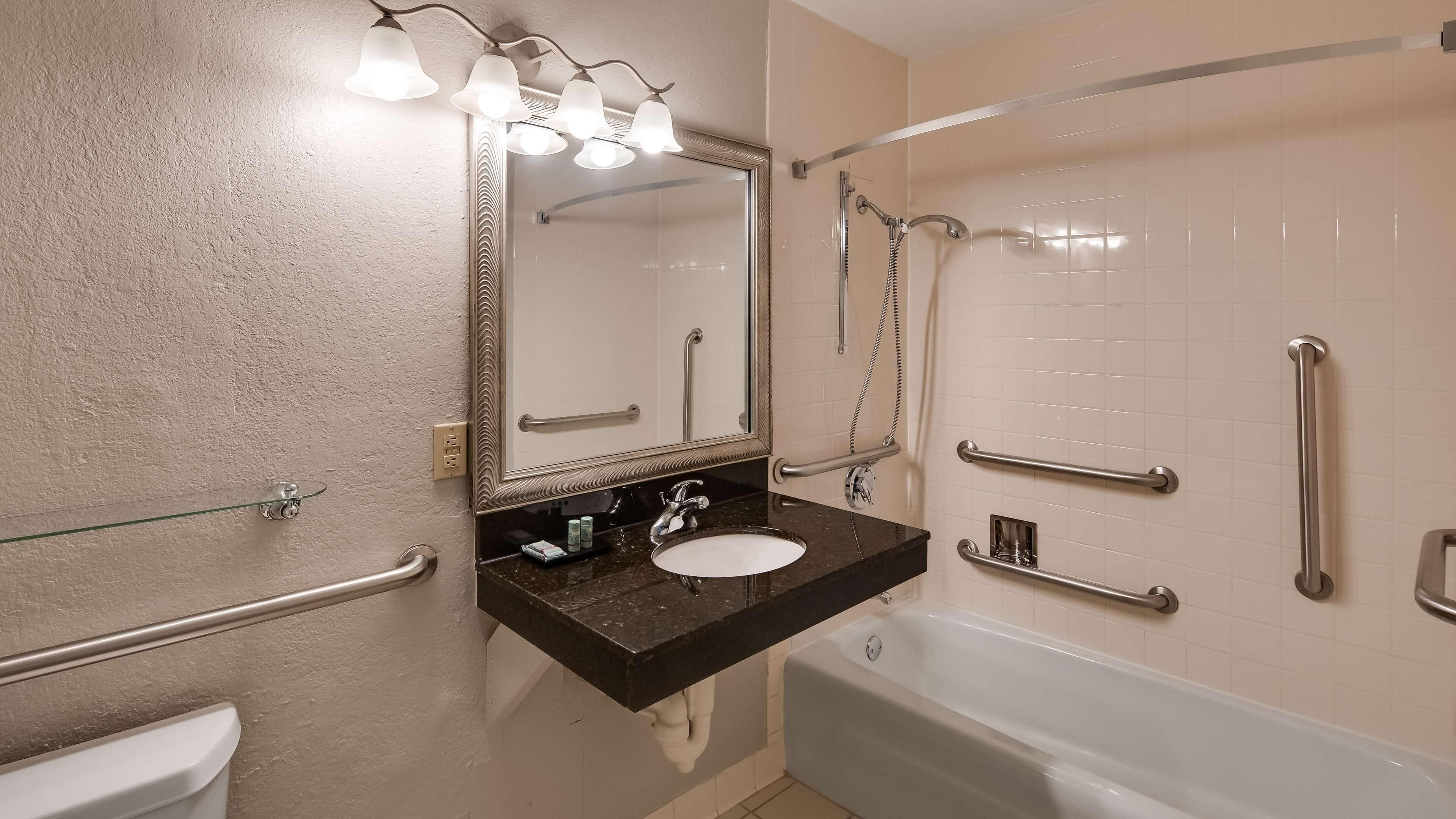 Double Room with Two Double Beds and Bath Tub - Disability Access/Non-Smoking