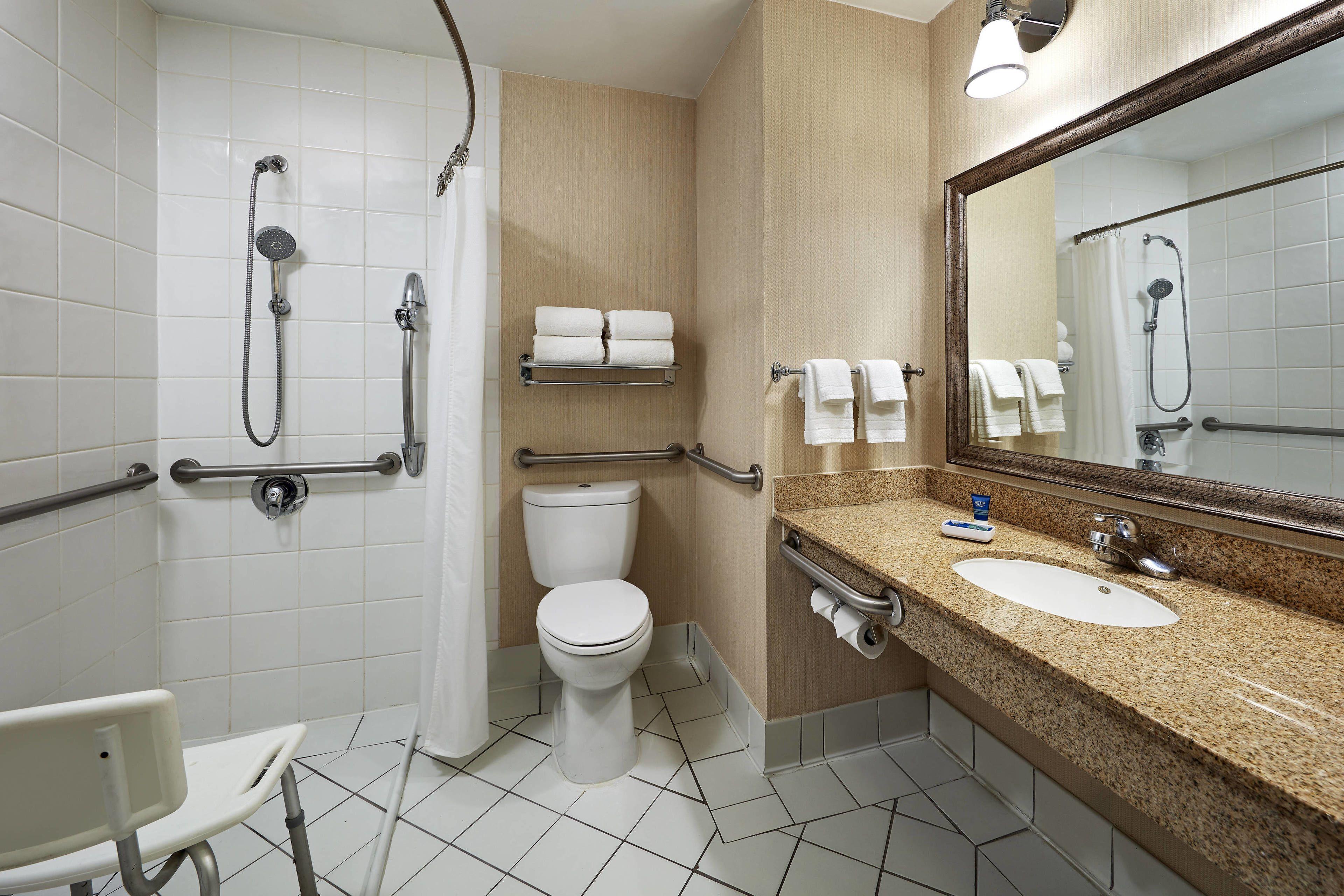 Deluxe Queen Room with Two Queen Beds with Courtyard view - Non-Smoking