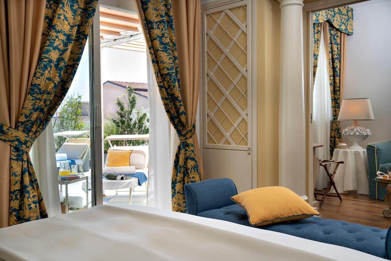 Deluxe Double or Twin Room with Side Sea View,1664648243:JPEG
