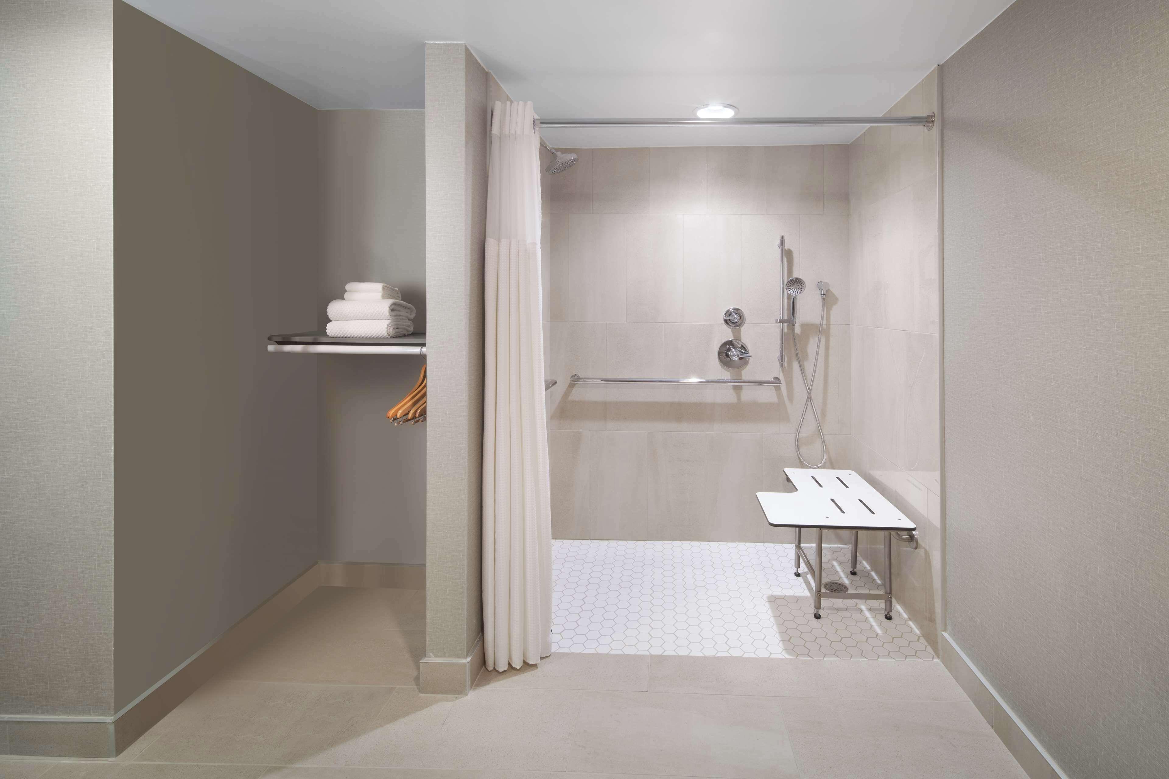 King Room Mobility Accessible Tub