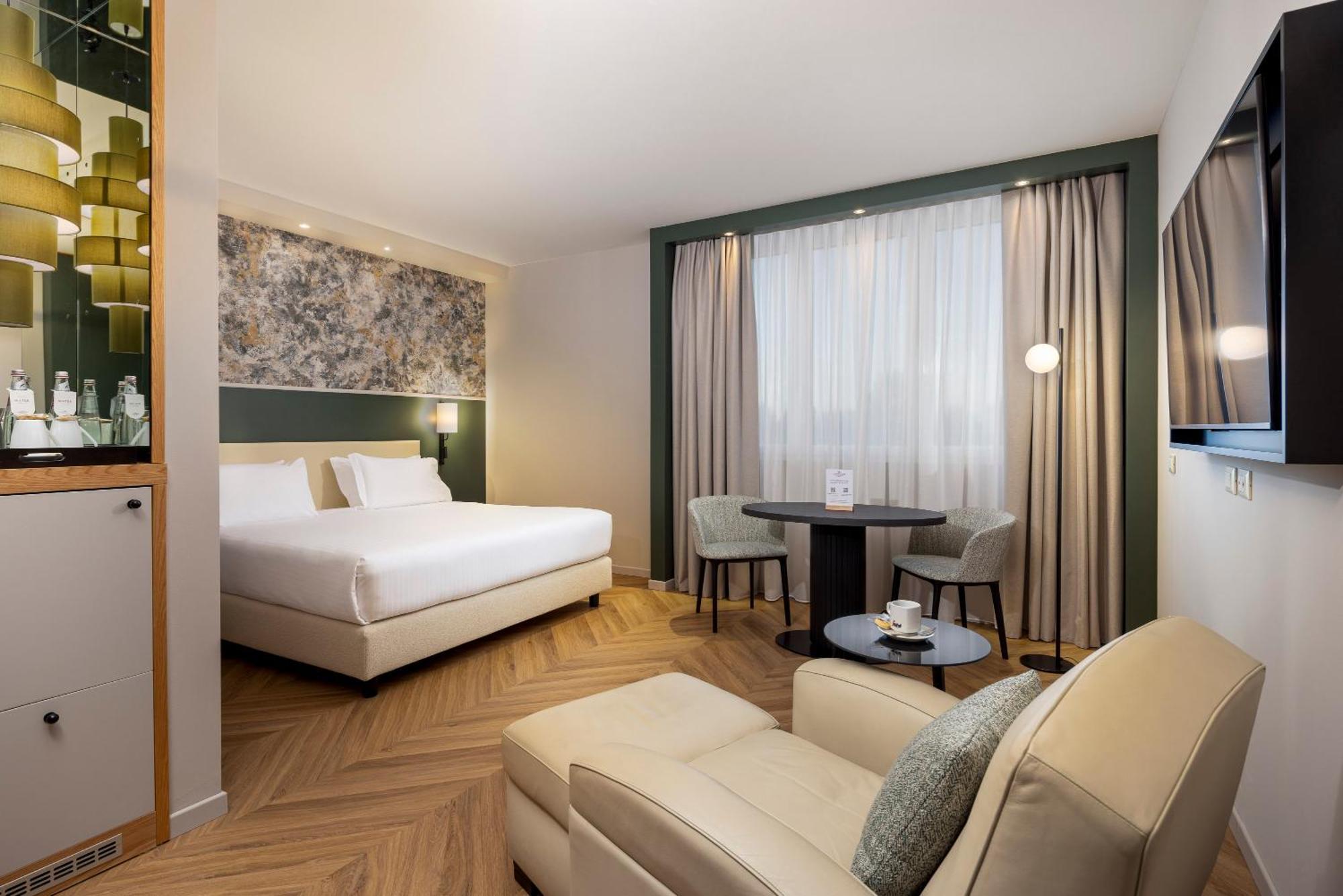 Junior King Suite,1706783909:JPEG