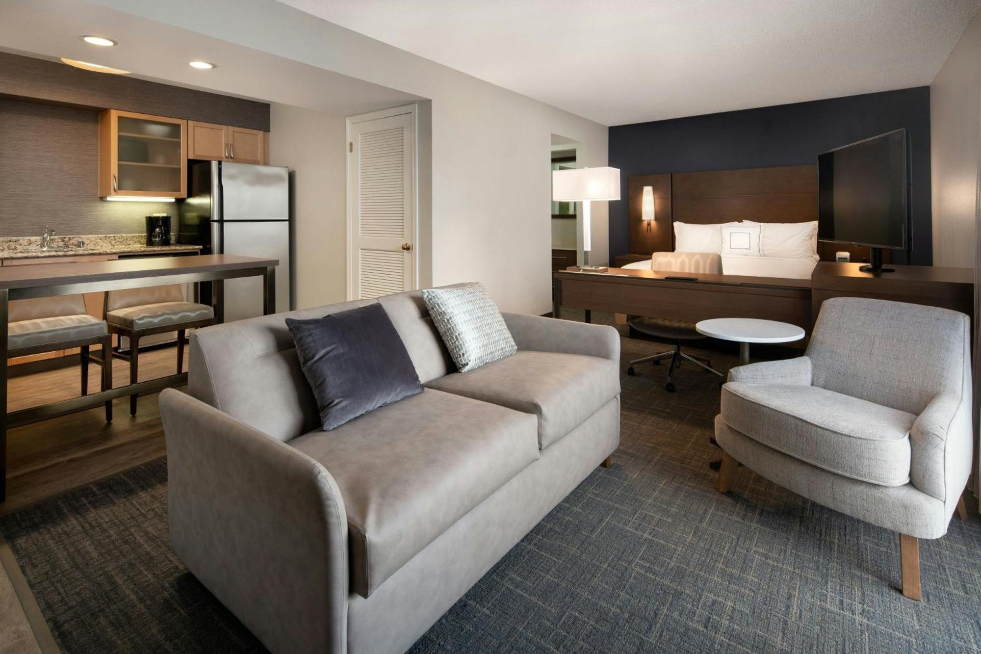 Queen Suite Sofa Bed,1172704947:JPEG