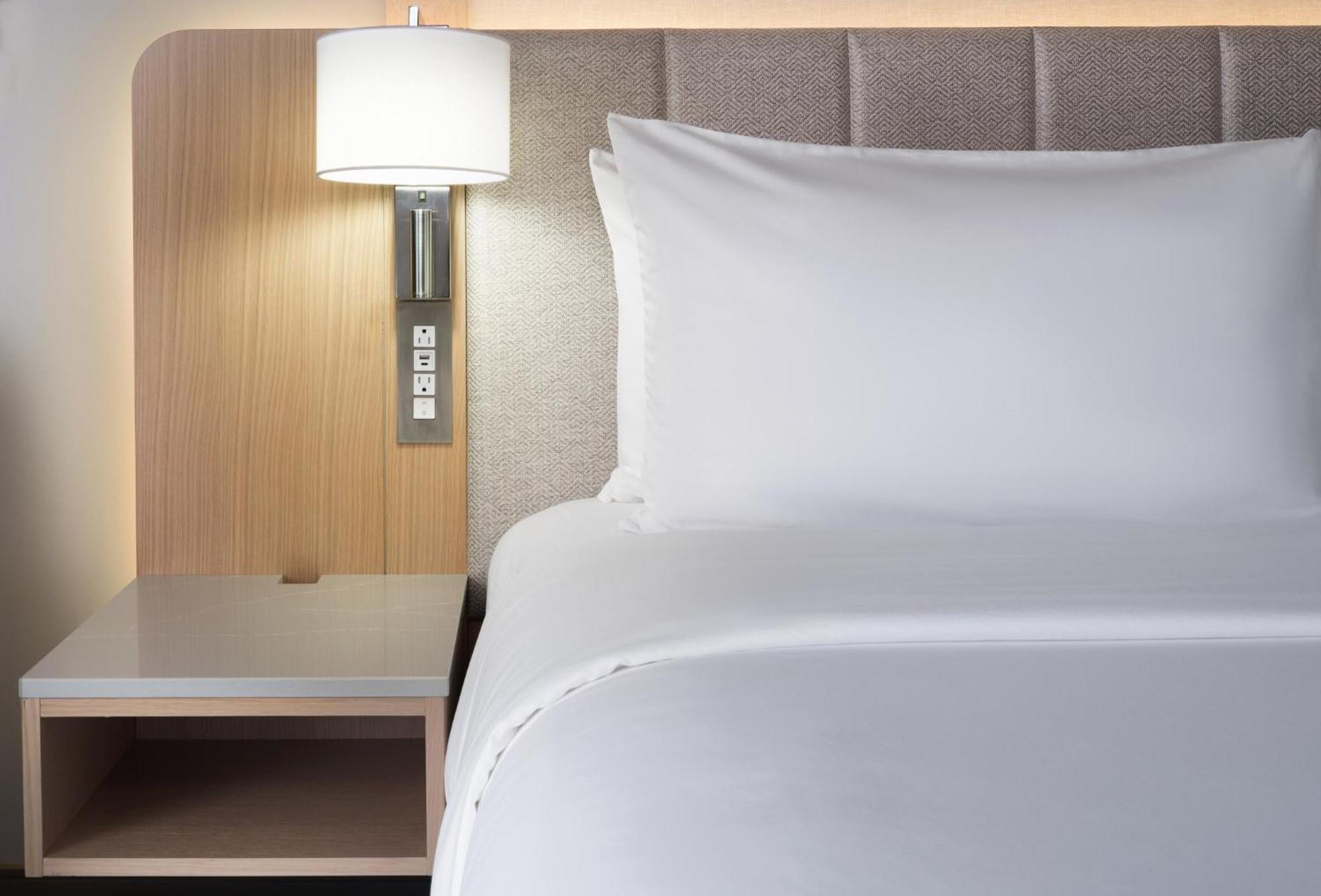 Standard Room,1276108717:JPEG
