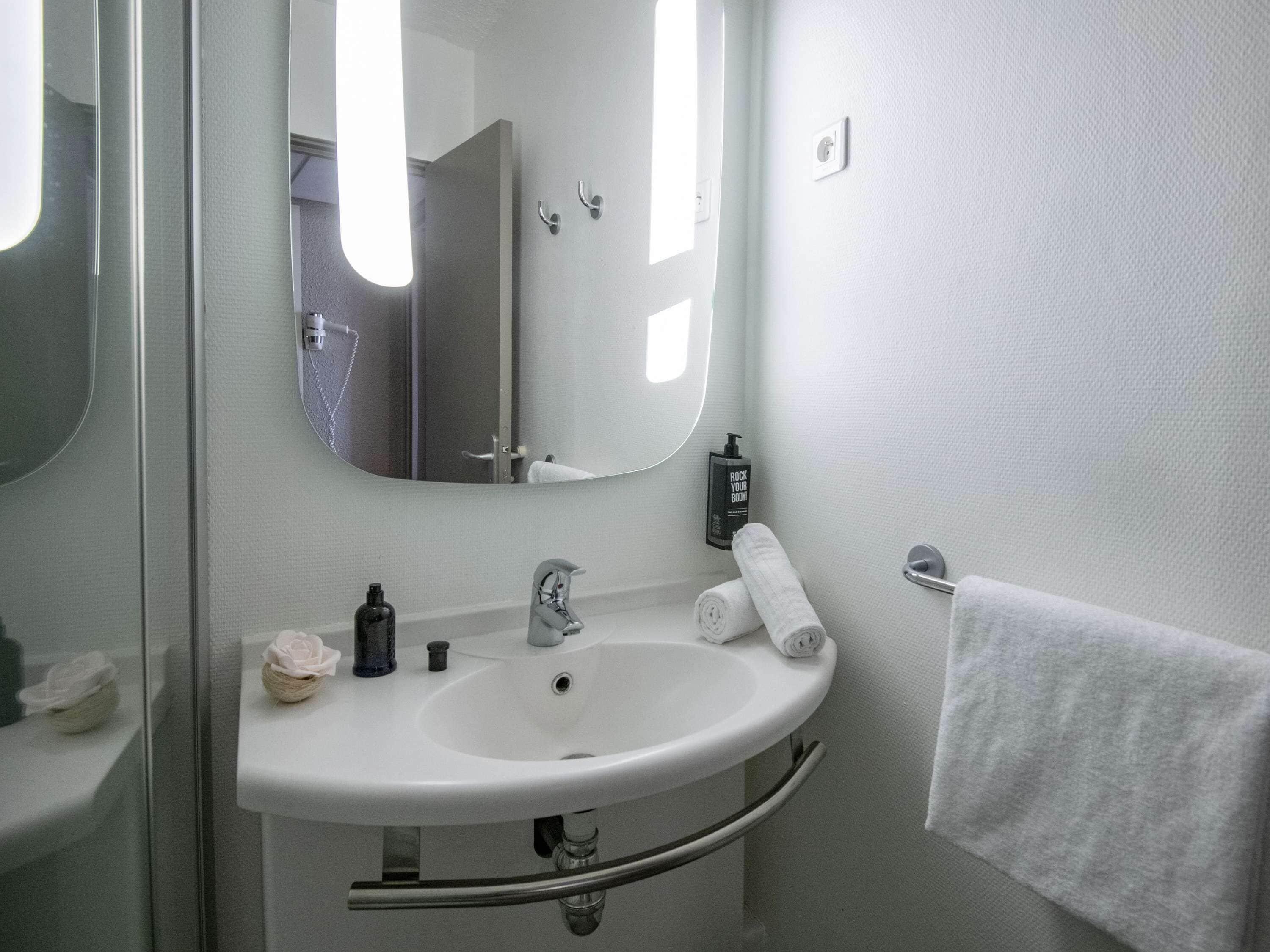 Standard Room with Two Single Beds,1427043775:JPEG