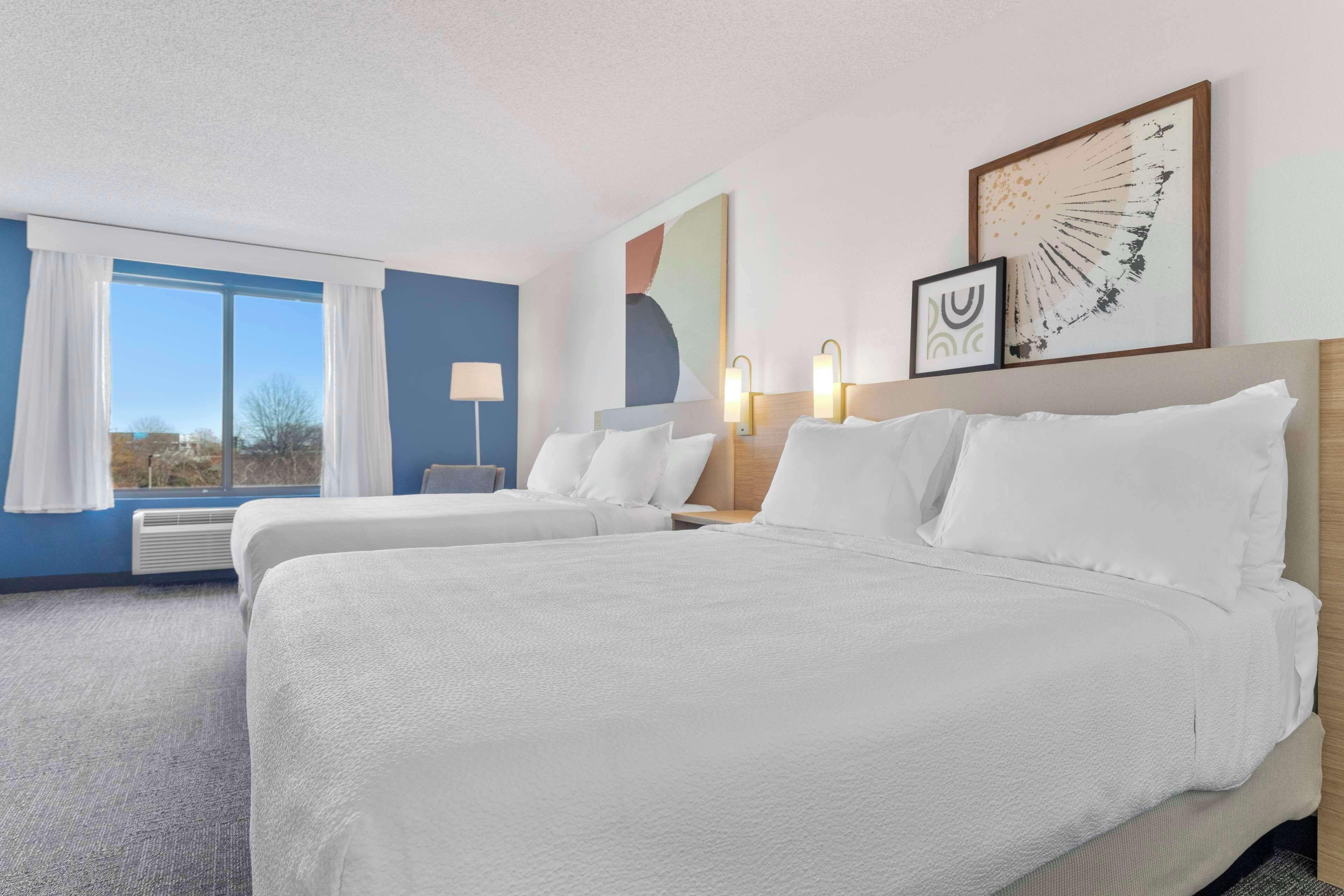 Queen Suite with Two Queen Beds