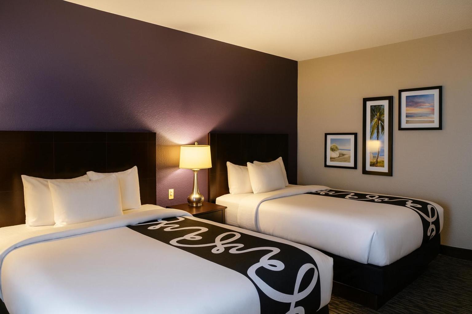 Deluxe Queen Room with Two Queen Beds