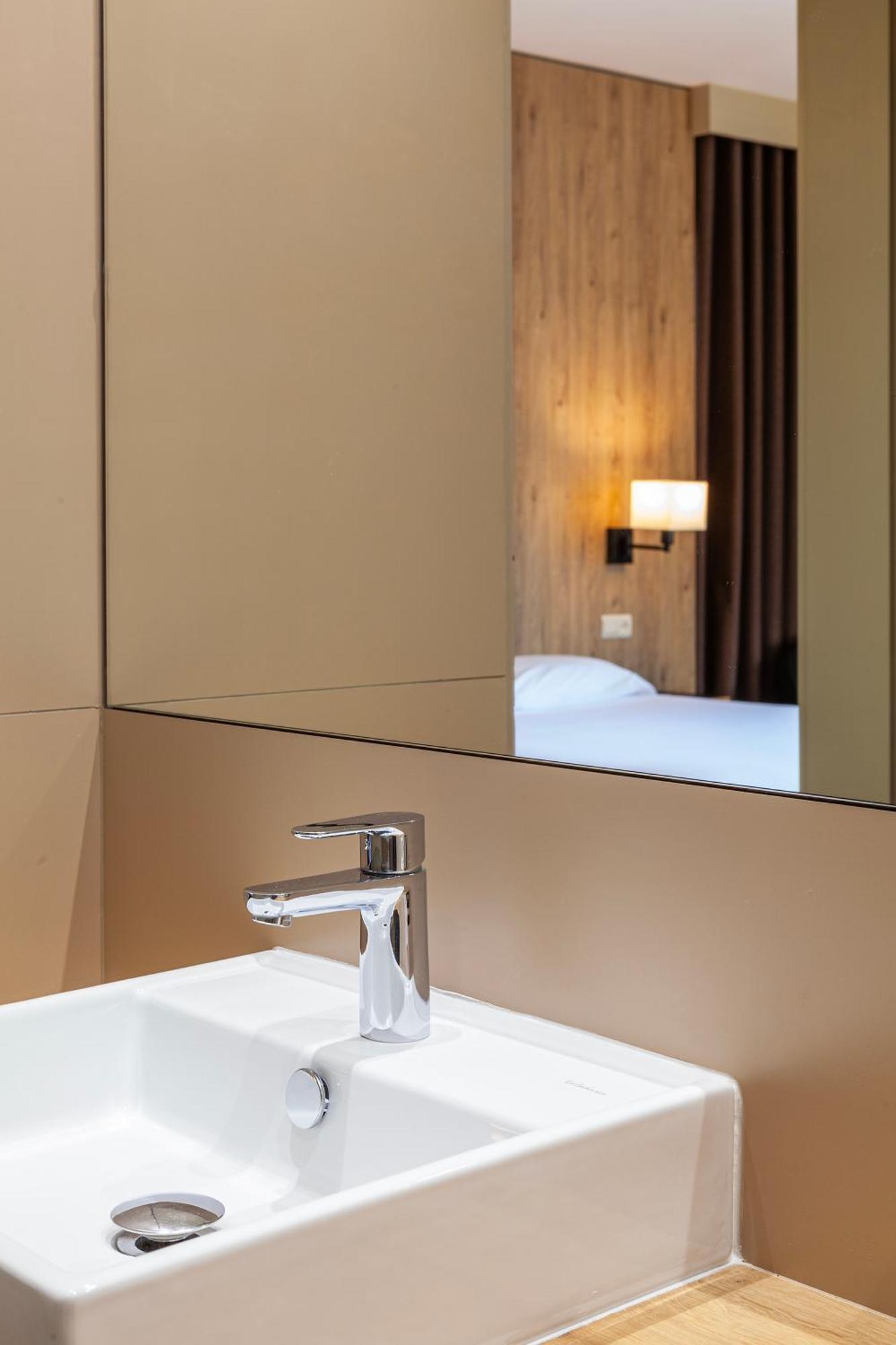 Triple Room,1716973446:JPEG