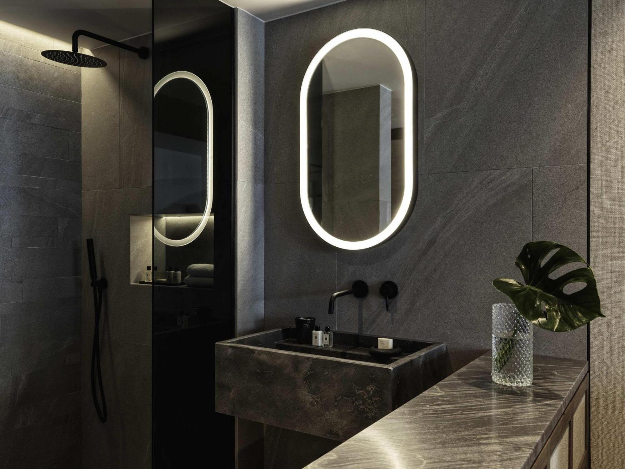 Junior Suite met Dompelbad en Frontaal Uitzicht op Zee