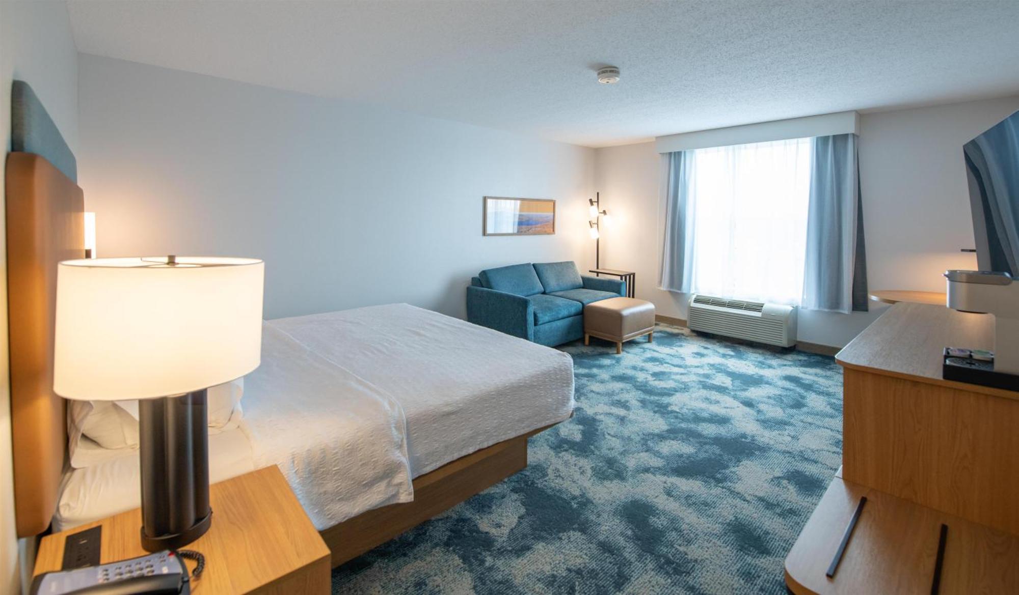 Premium King Room with Sofa Bed - Non-Smoking