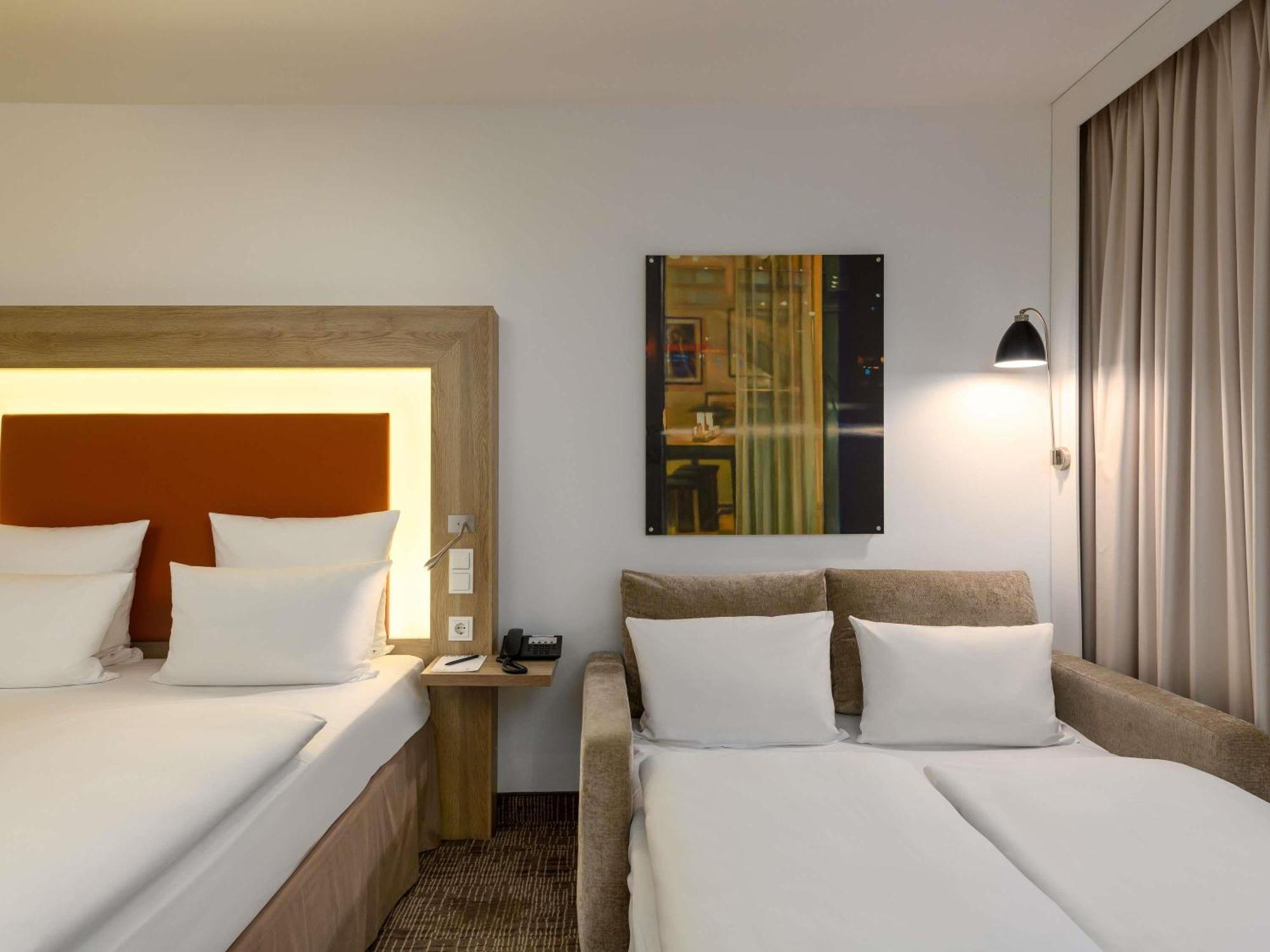 Standard Queen Room with Sofa,1717091730:JPEG