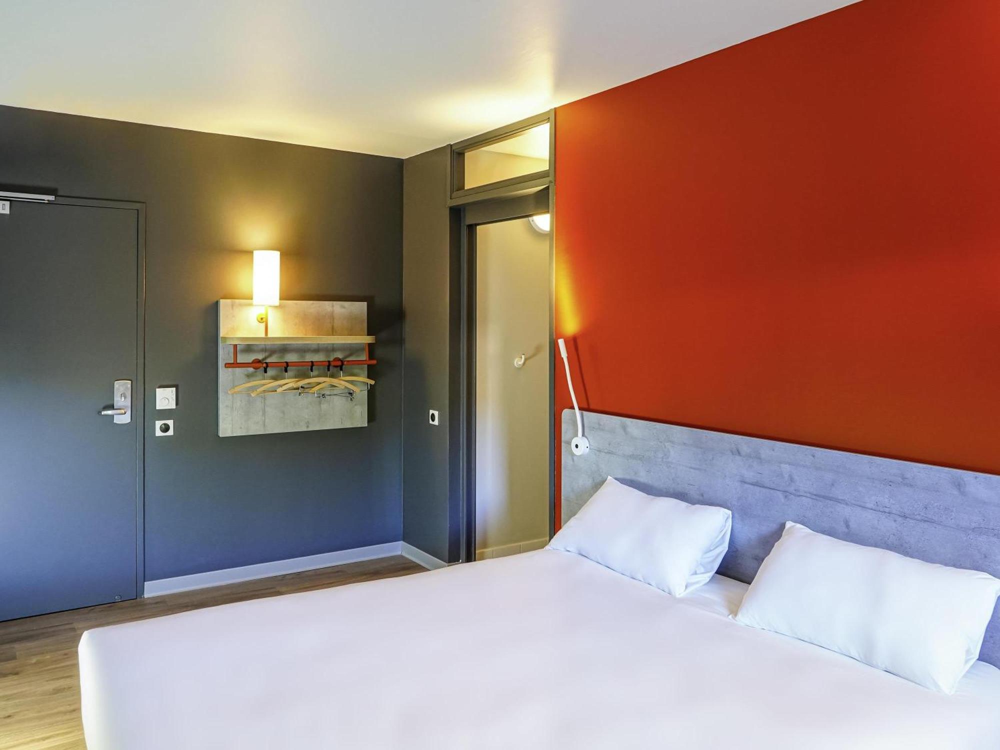 Chambre Double - Accessible aux Personnes à Mobilité Réduite