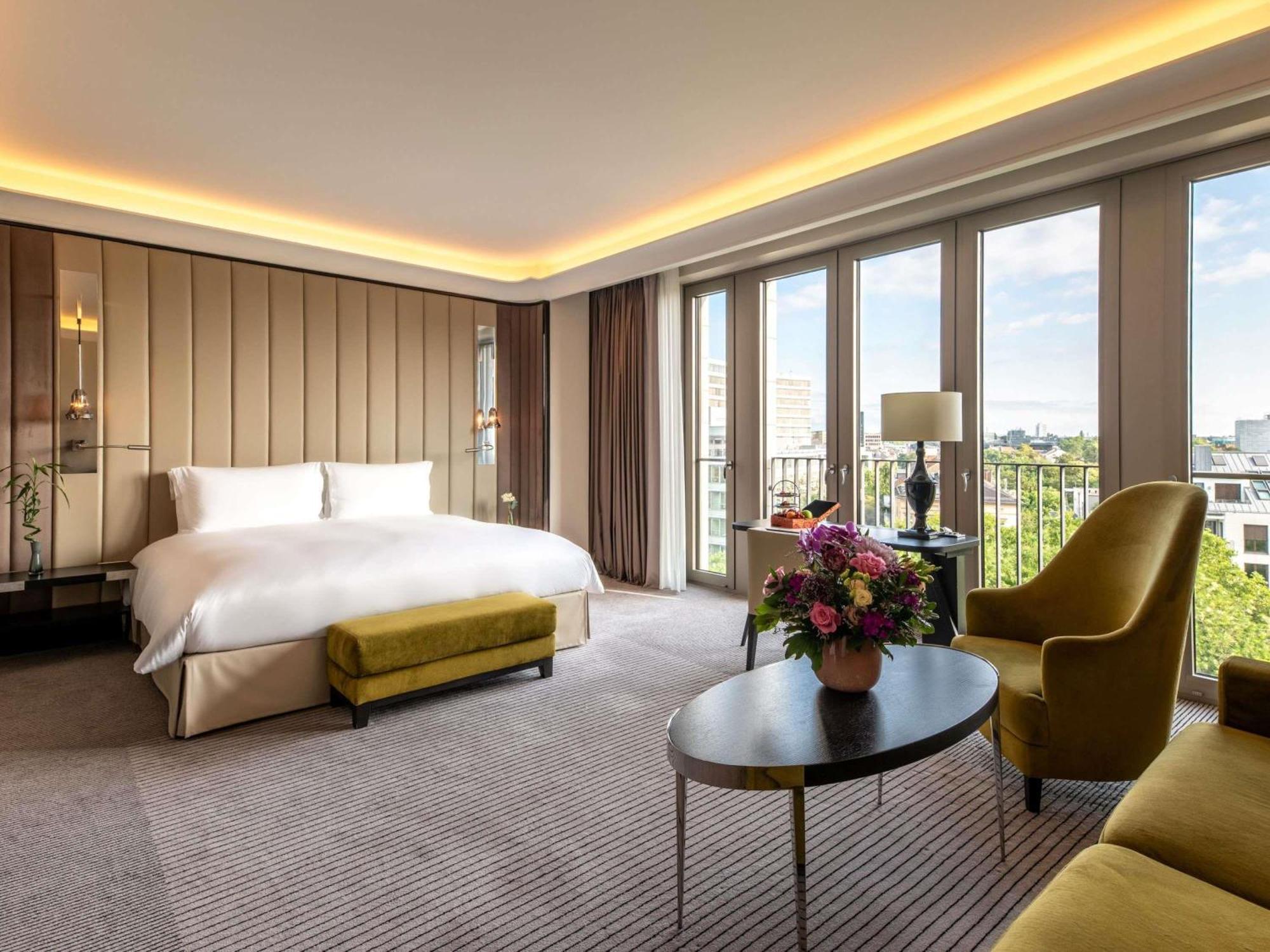 Junior King Suite - Non-Smoking,1717118064:JPEG