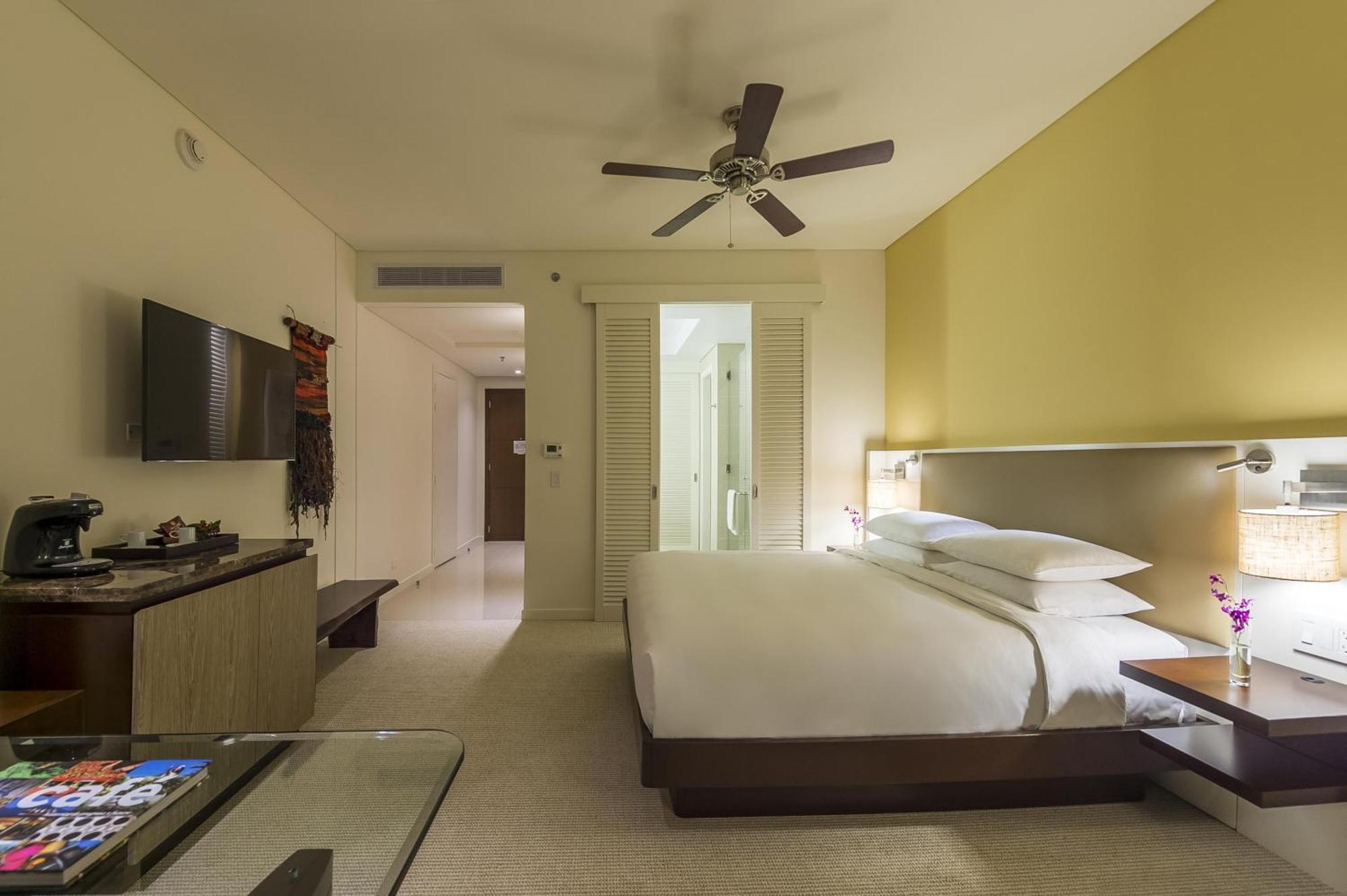 Chambre Lit King-Size avec Accès au Club - Vue sur Baie