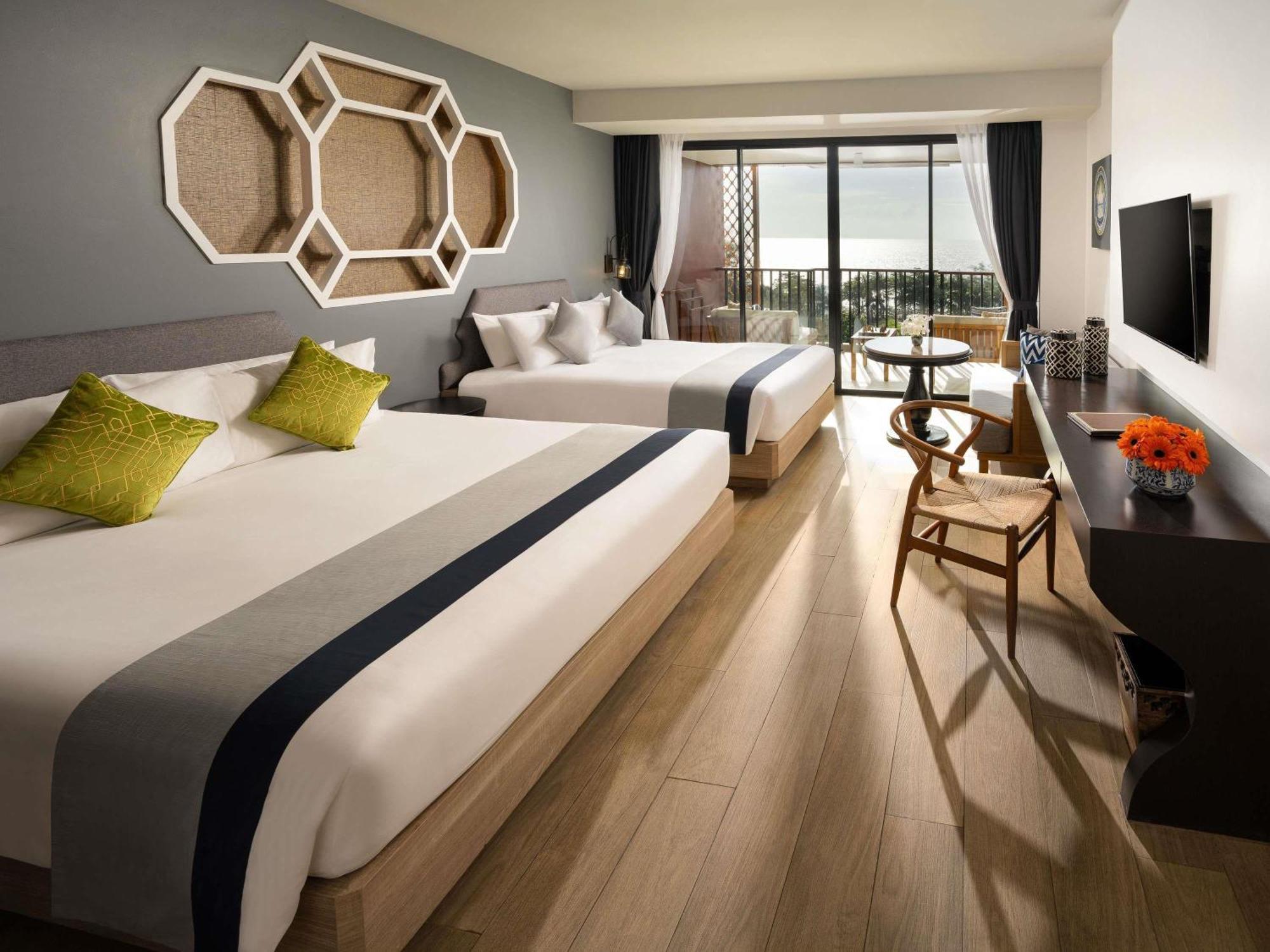 Premier Family Room Sea View 1 King Bed 1 Queen Bed Balcony