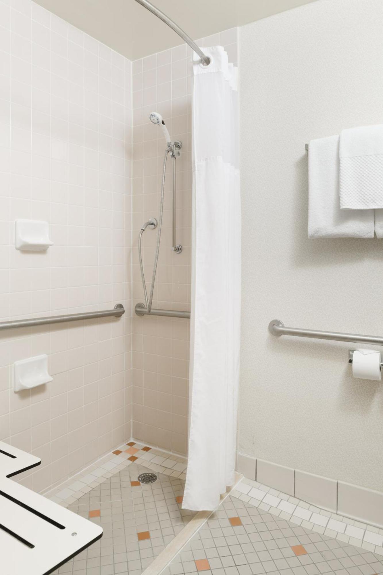 Suite with Two Double Beds - Disability Accessible