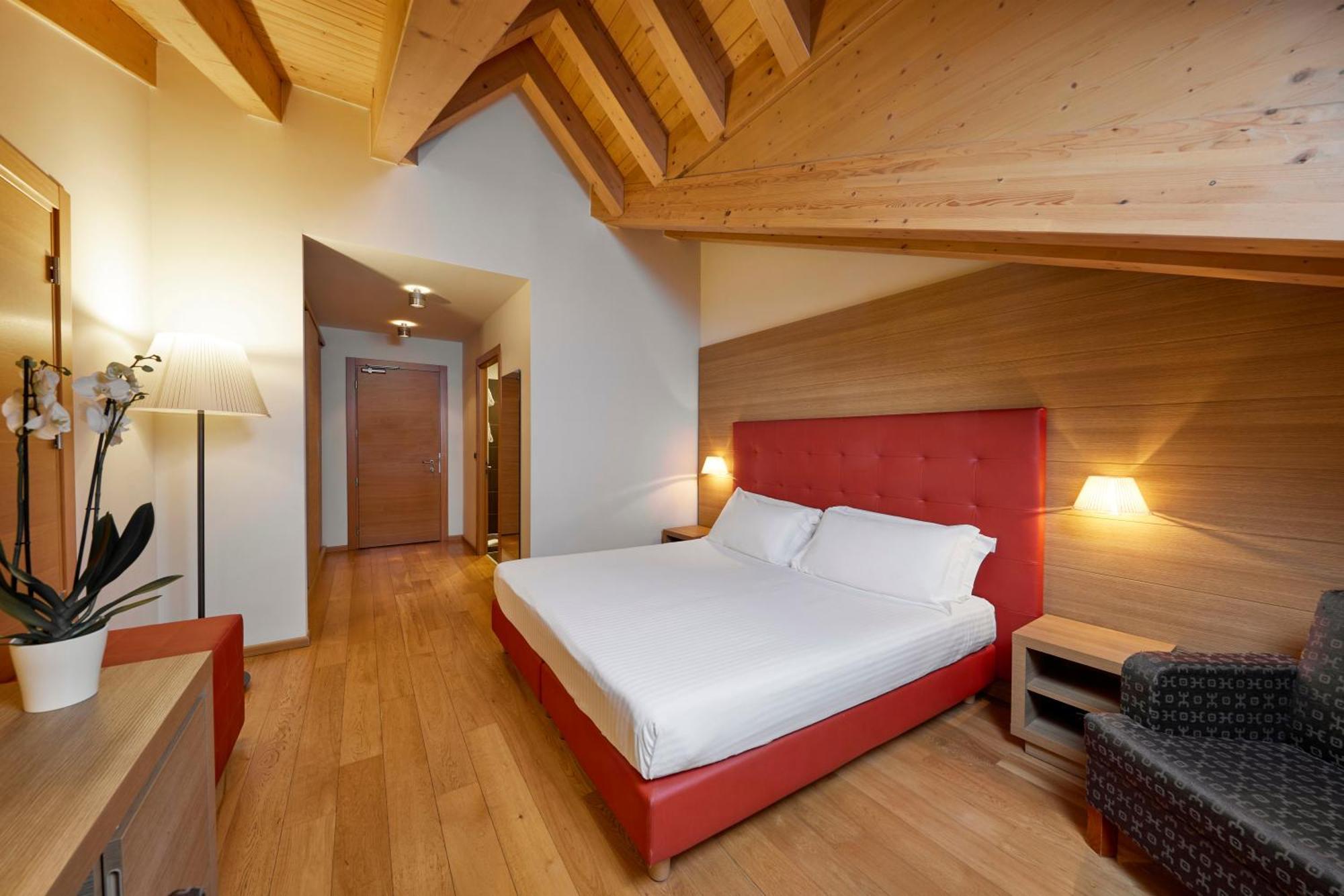 Standard Double or Twin Room with Balcony,1722925111:JPEG