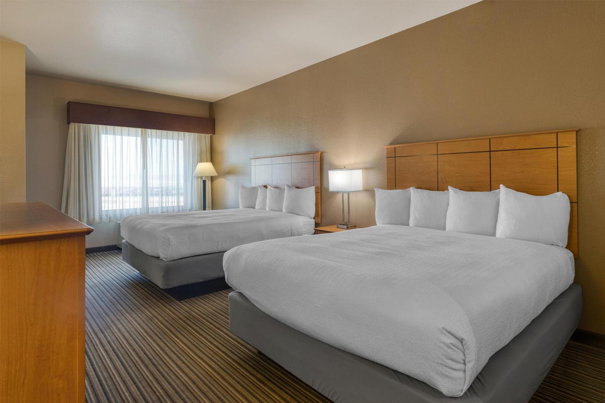 Queen Room with Two Queen Beds and Bath Tub - Disability Access/Non-Smoking