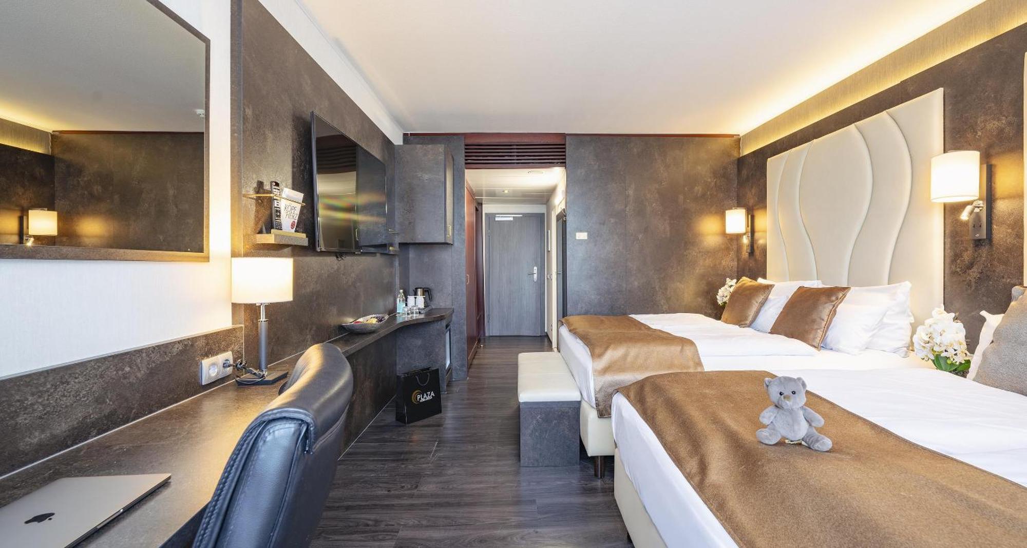 Comfort Queen Room with Two Queen Beds - Quiet Location,1729981193:JPEG