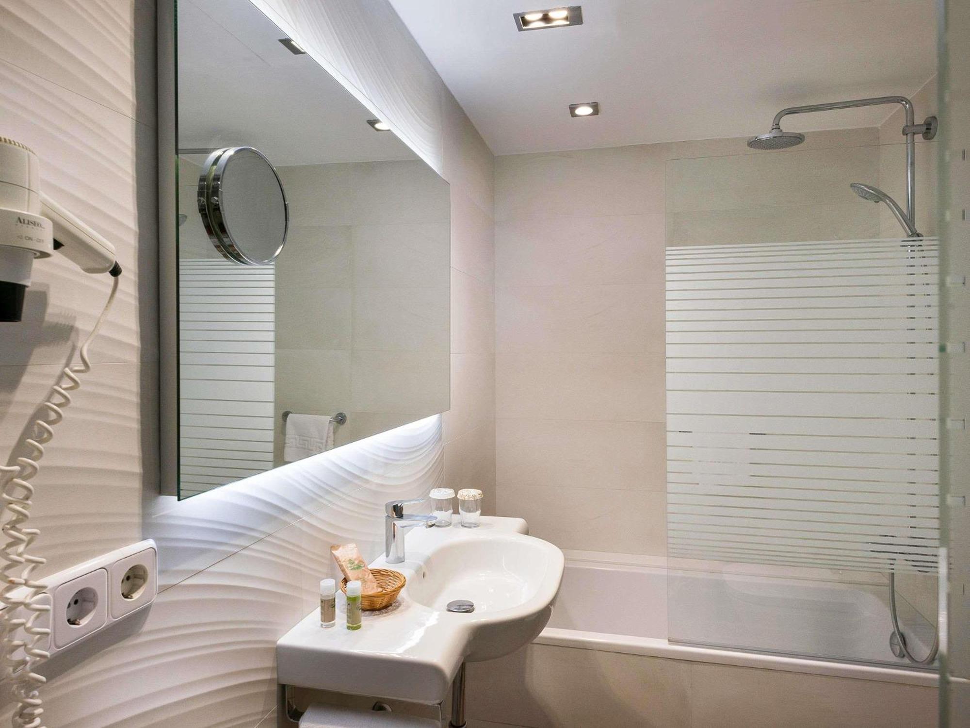 Chambre Triple Standard avec Parking Inclus