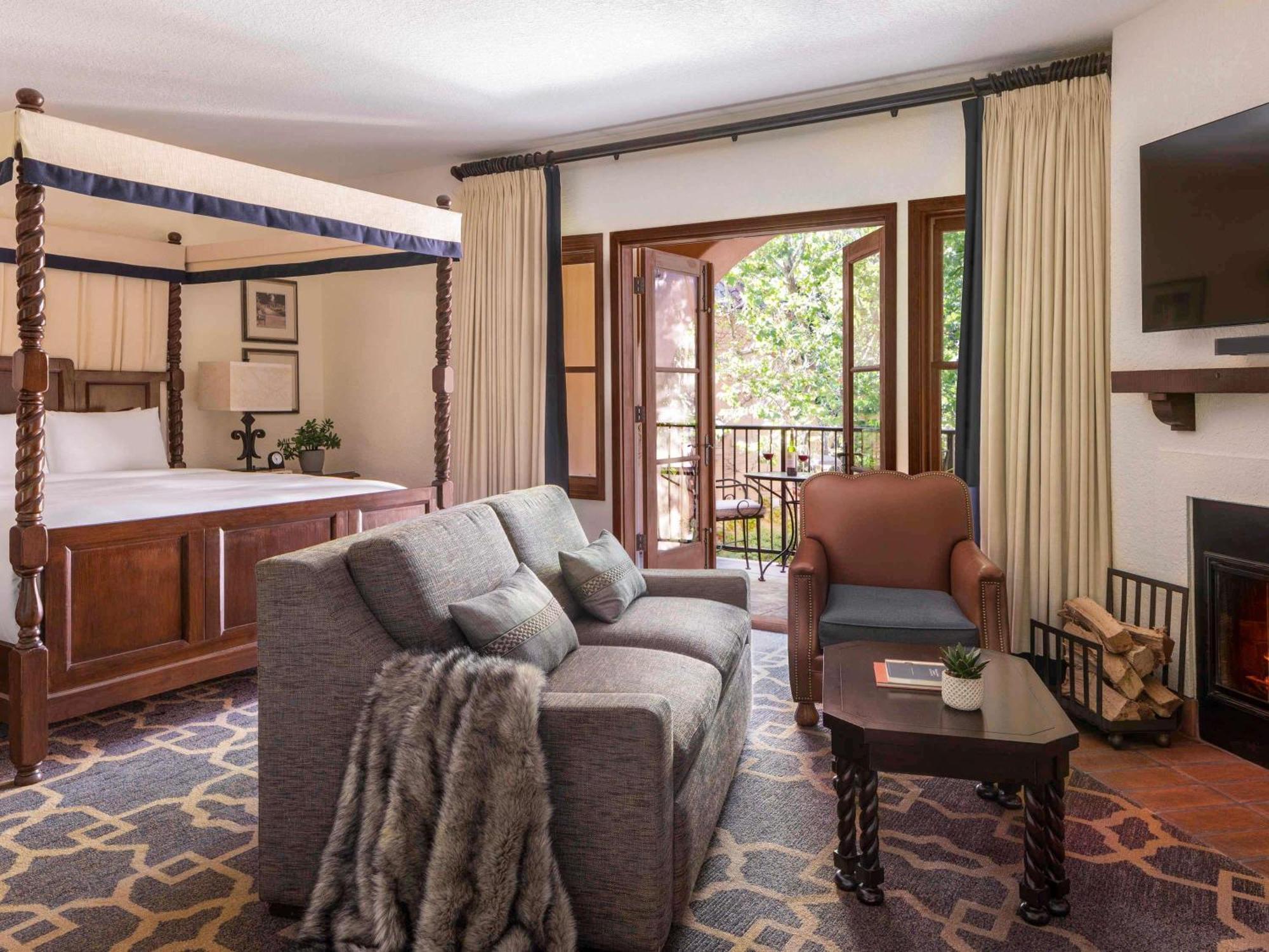 Mission Spa King Suite with Roll-In Shower and Spa Bathroom - Fireplace