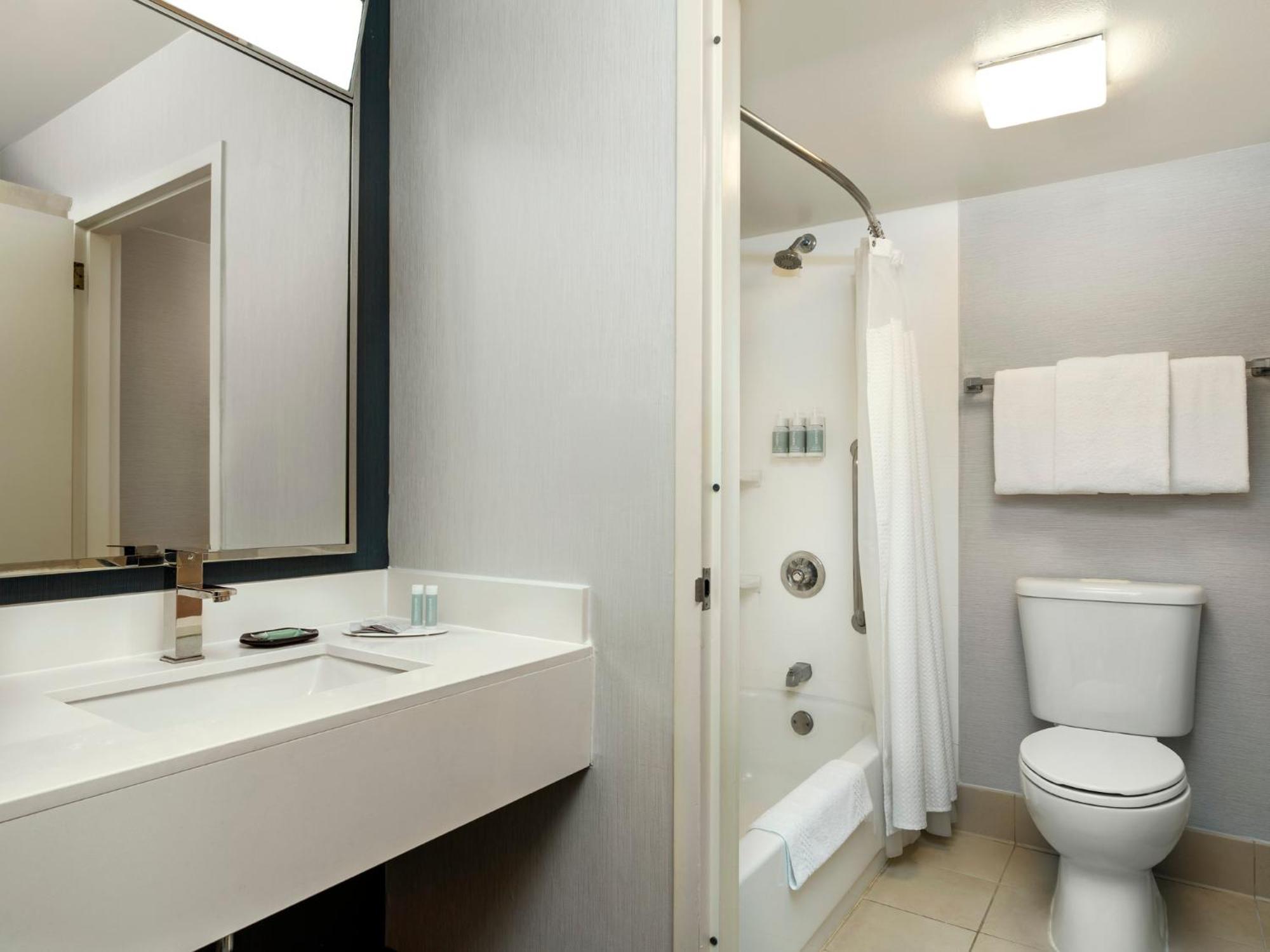 1 Bedroom 2 room Suite, 2 Doubles,1730039470:JPEG