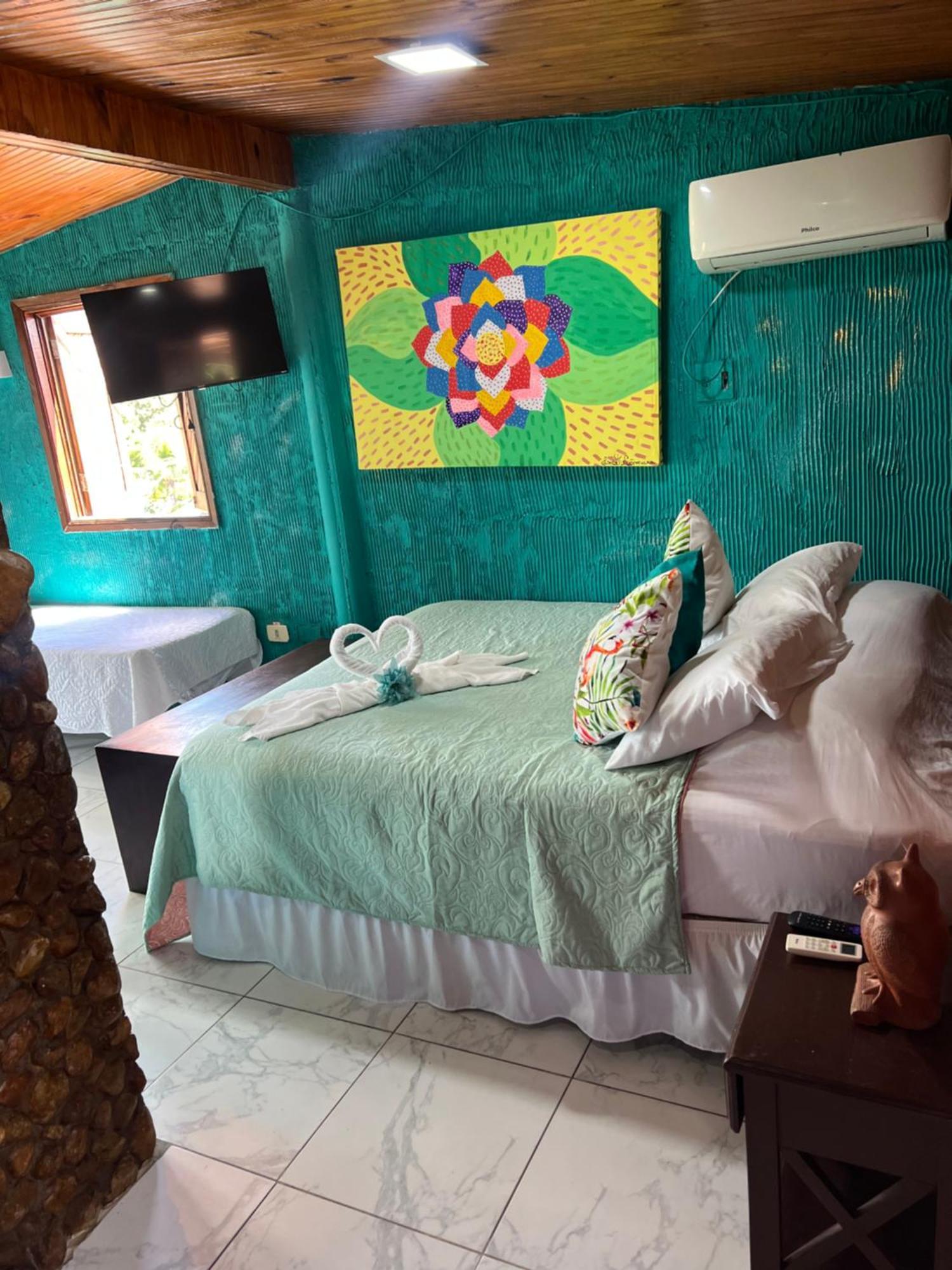 Quarto Triplo com Varanda