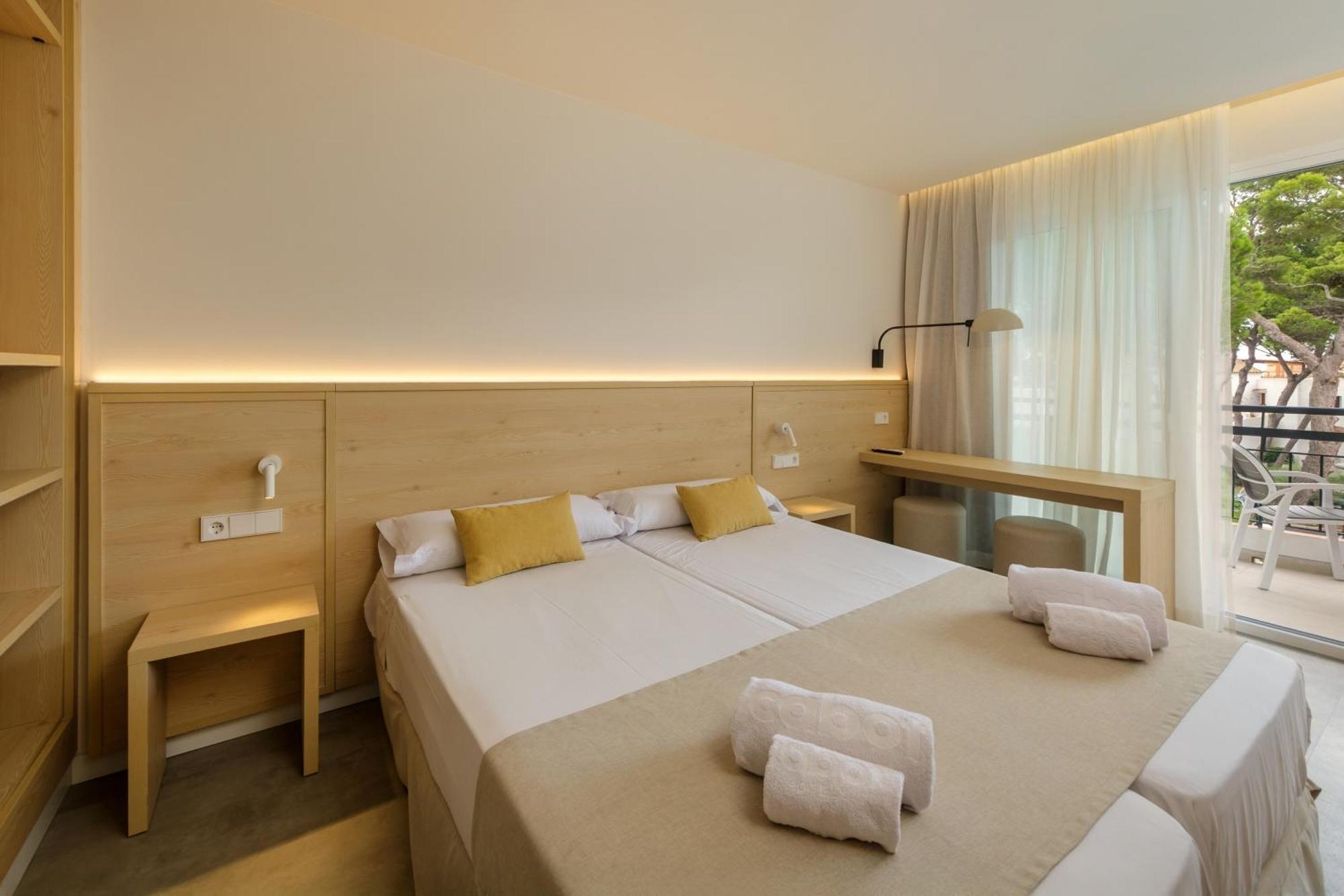 Superior Twin Room with Sea View