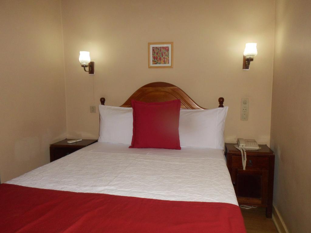 Budget Double Room with Skylight,908554210:JPEG