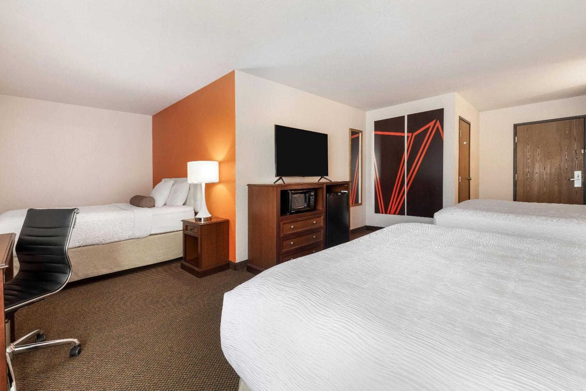 3 Queen Beds, Studio Suite, Non-Smoking
