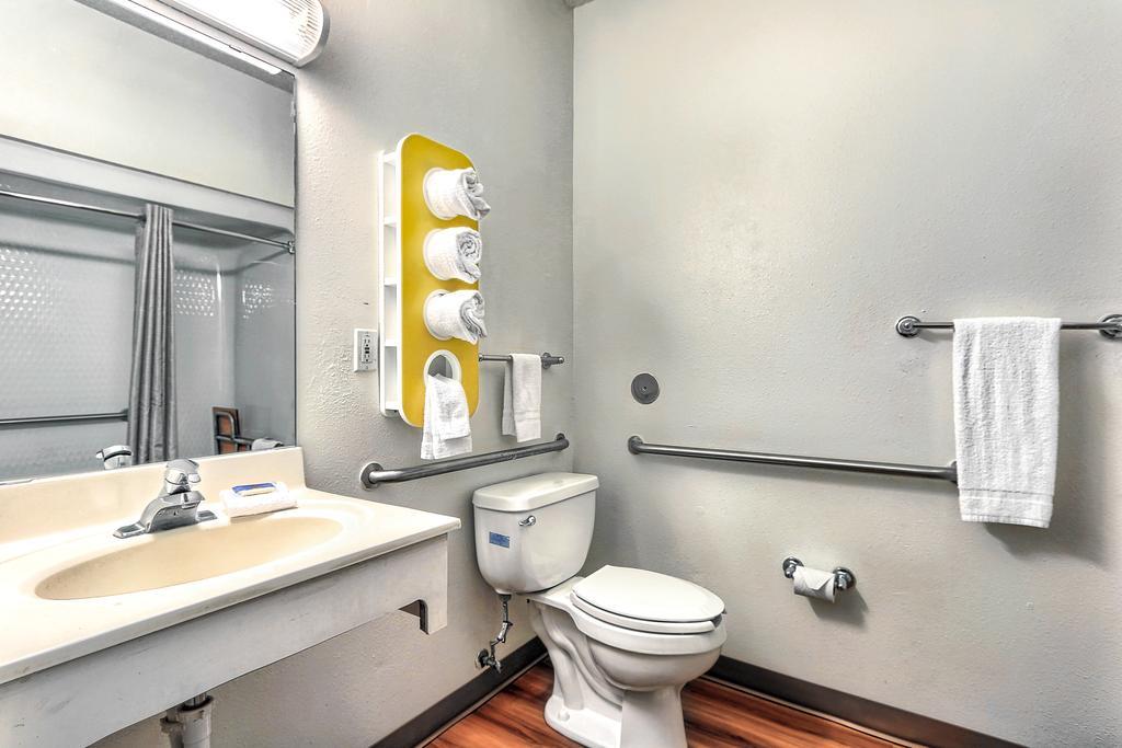 Queen Room - Disability Access - Non-Smoking,173869332:JPEG