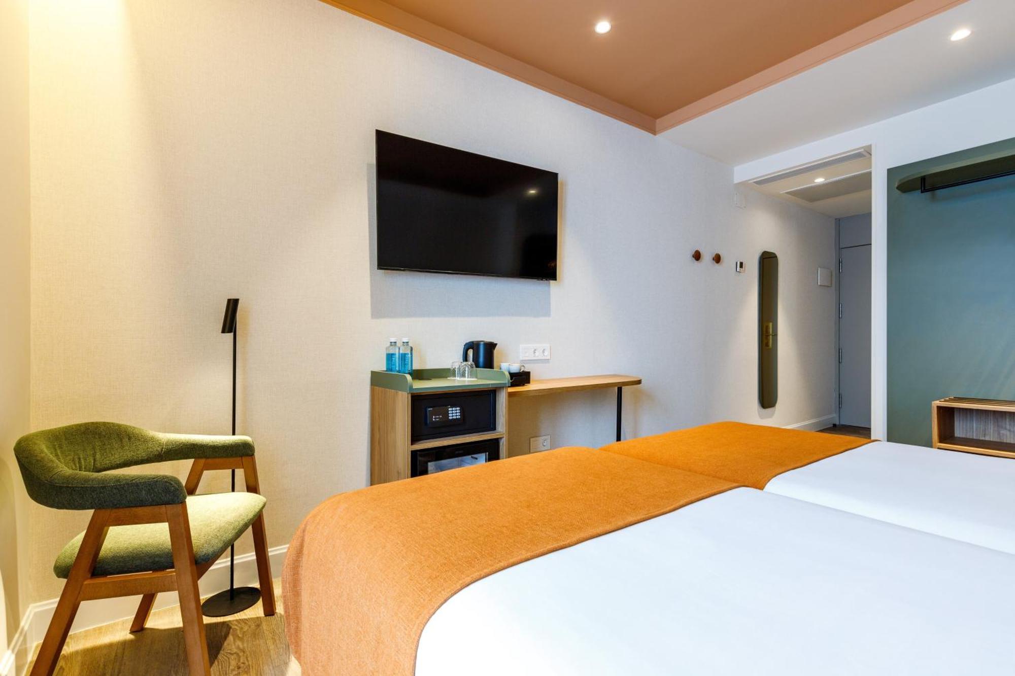 Quarto com Cama de Casal ou 2 de Solteiro (1 a 2 Adultos)
