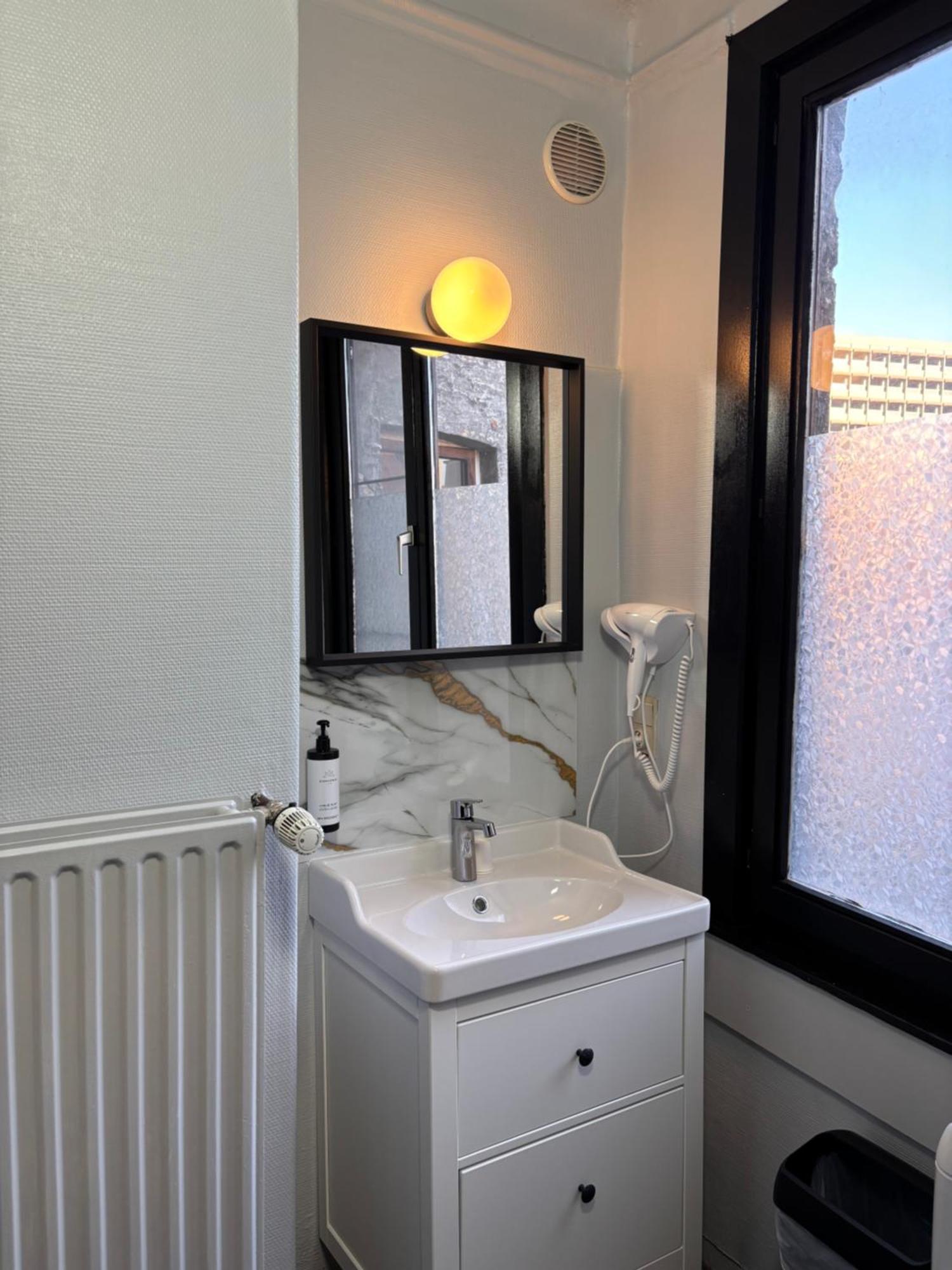 Double Room with Shared Bathroom,1739383068:JPEG