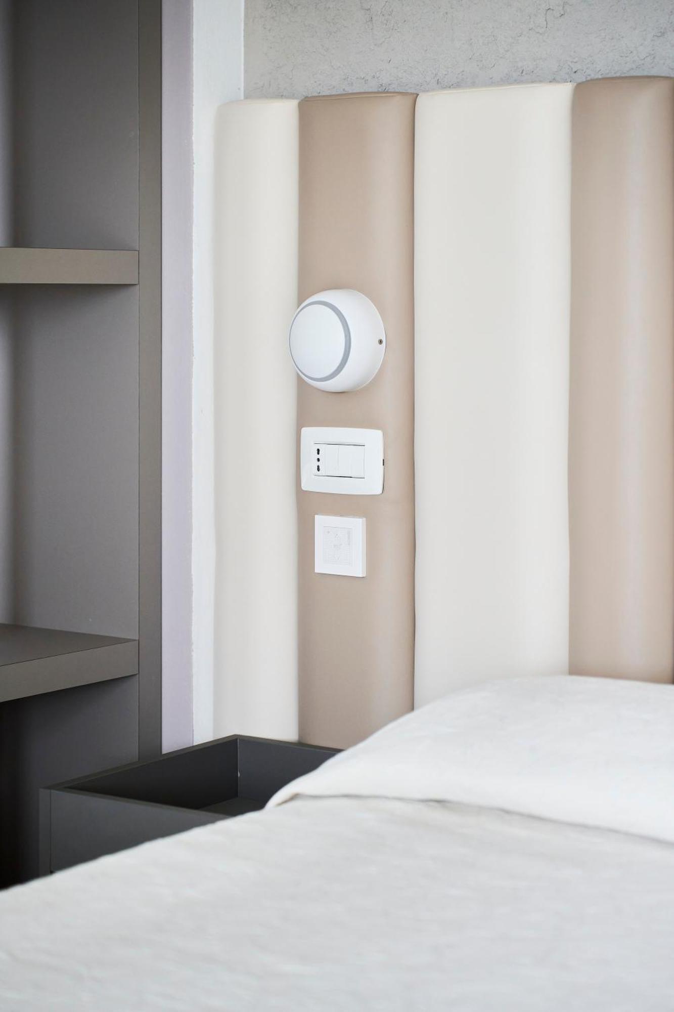 Luxury Room with Front Sea View - Beach Access