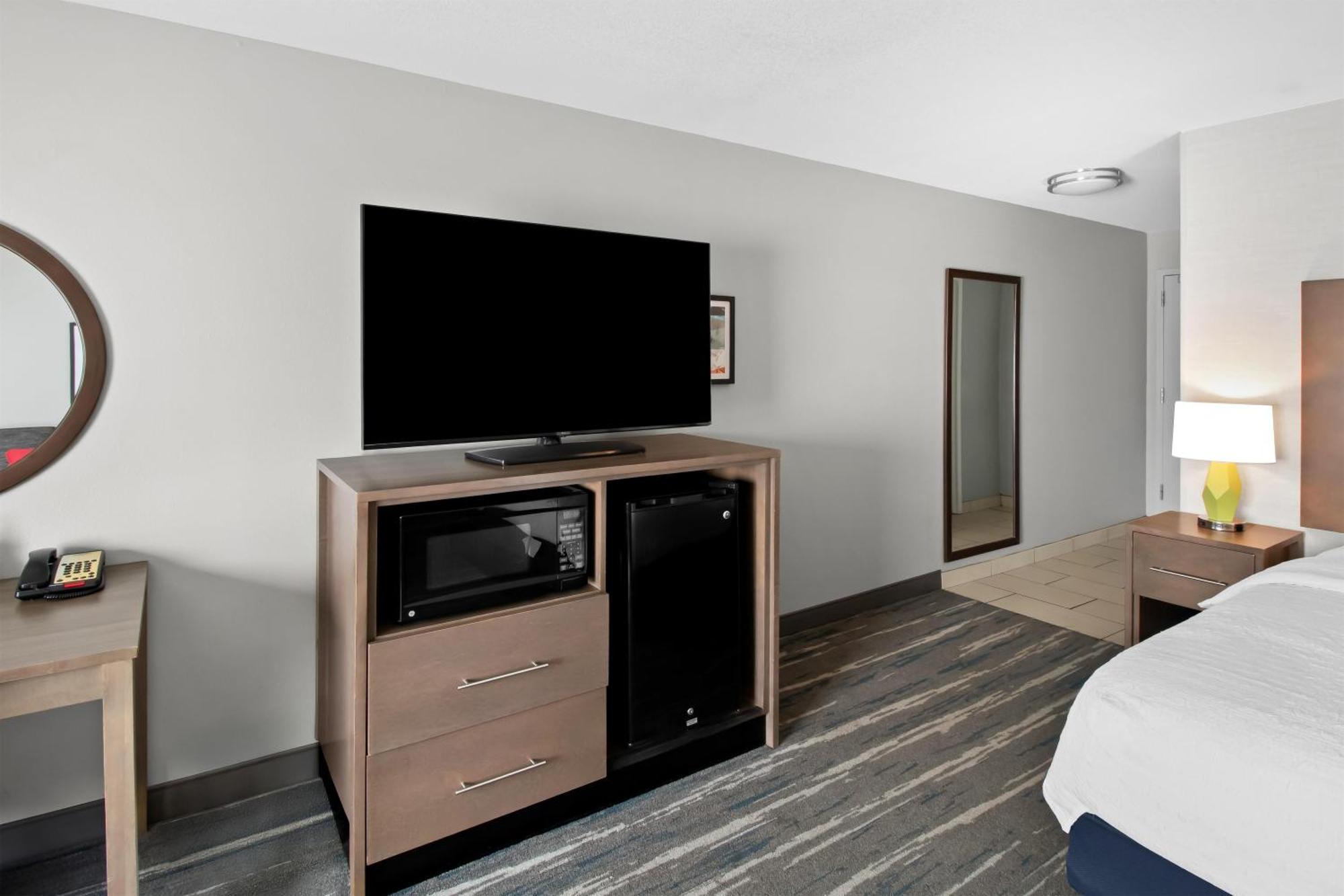 King Studio Suite with Sofa Bed - Non-Smoking