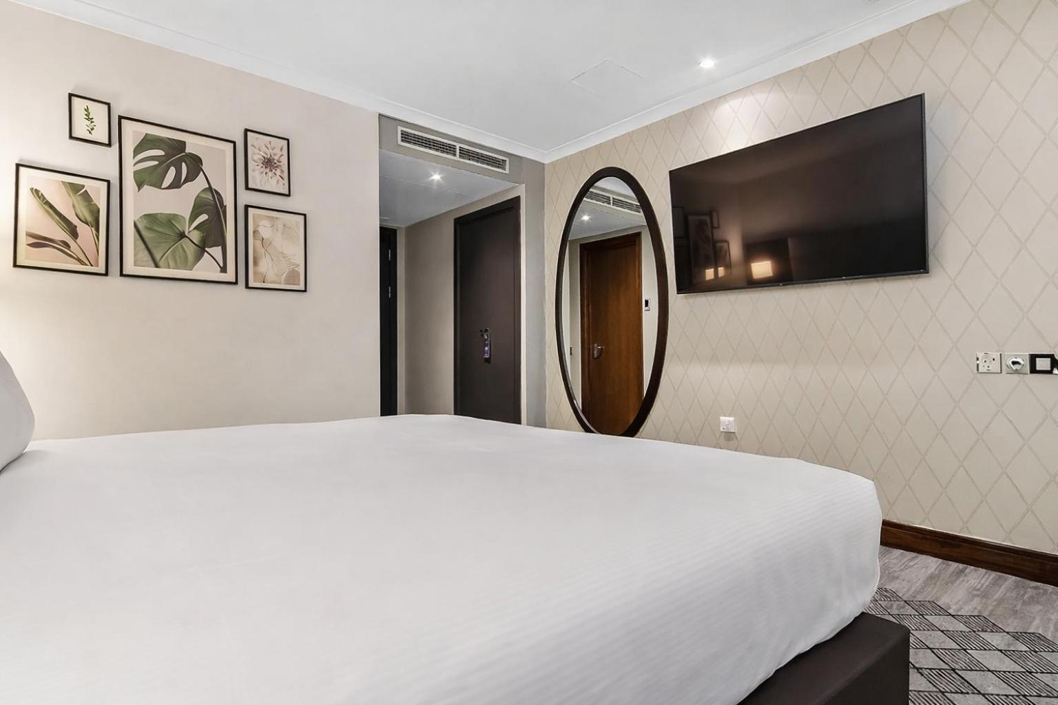 Double Room,1742581462:JPEG