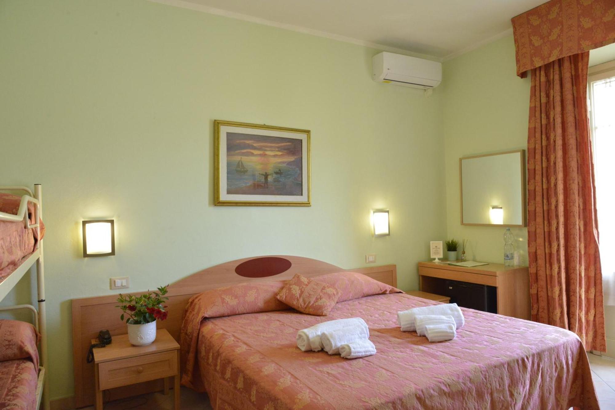 Quadruple Room with Balcony,1742585409:JPEG