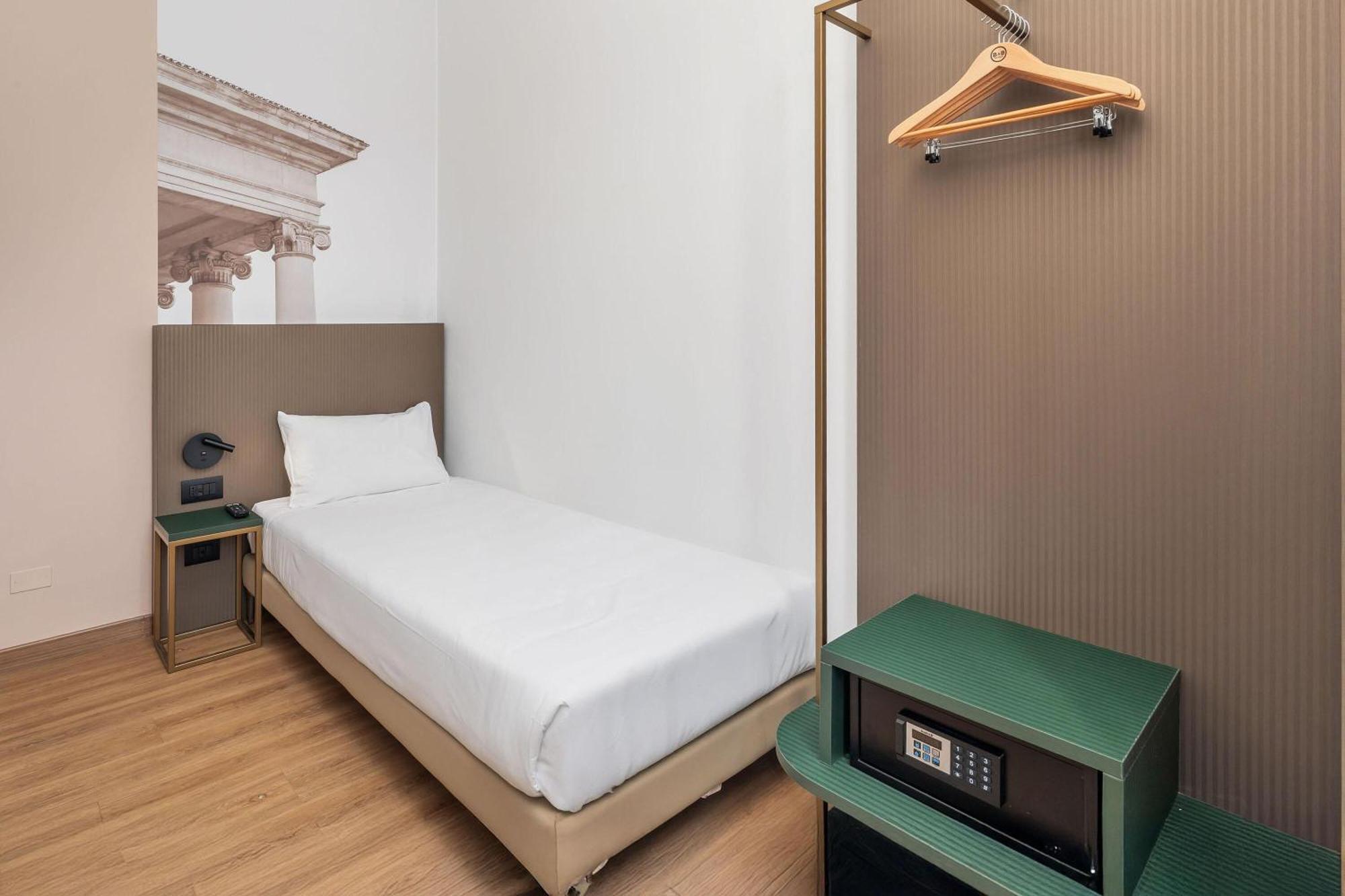 Single Room with Terrace,1742586094:JPEG