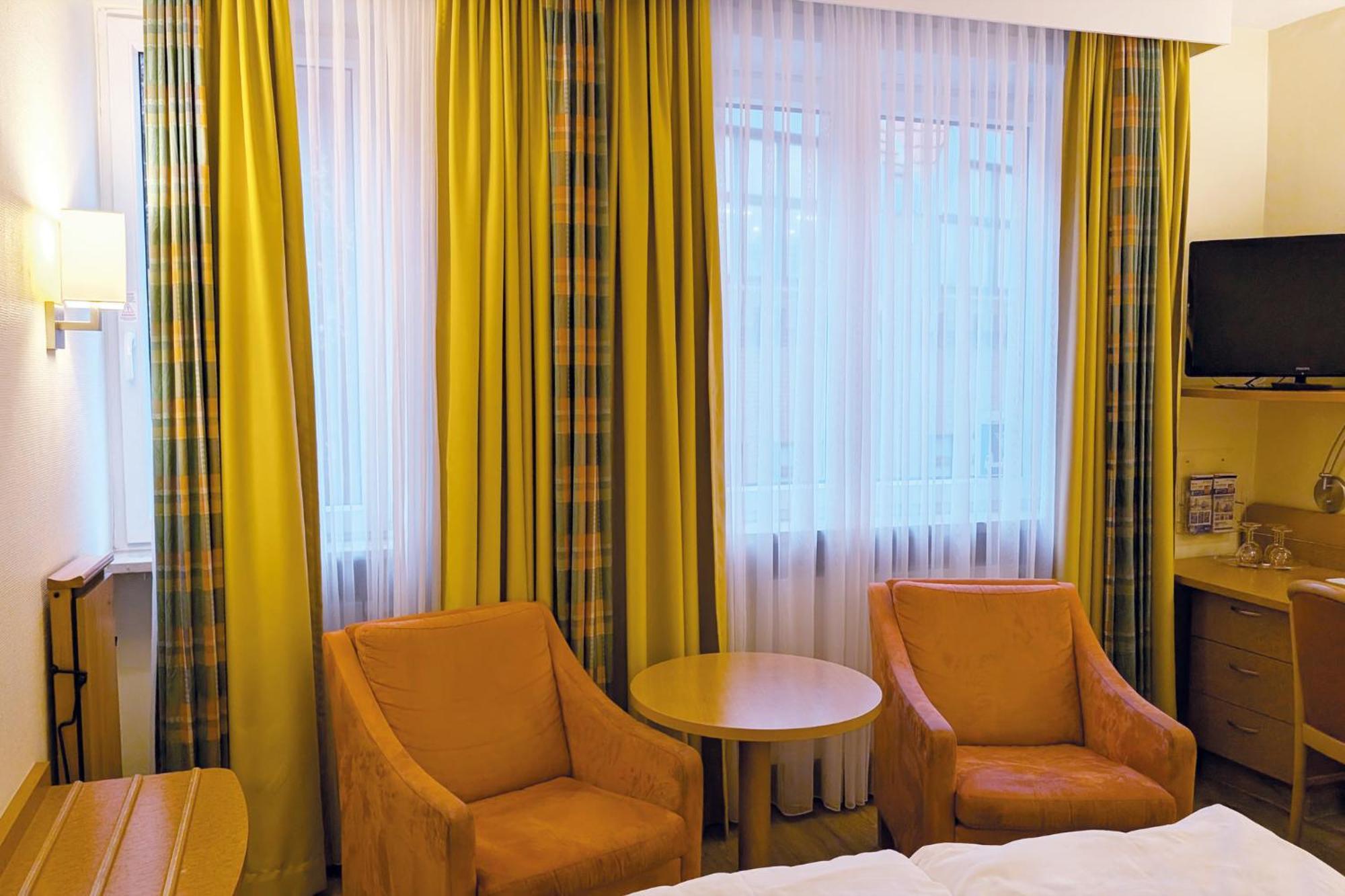 Premium Familiekamer met Twee Tweepersoonsbedden