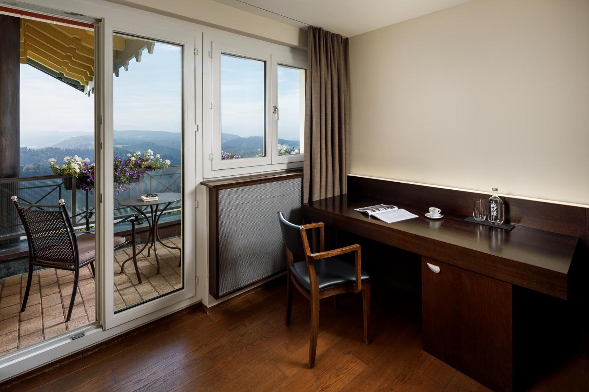 Chambre Panorama avec Balcon - Vue sur Lac et Montagne