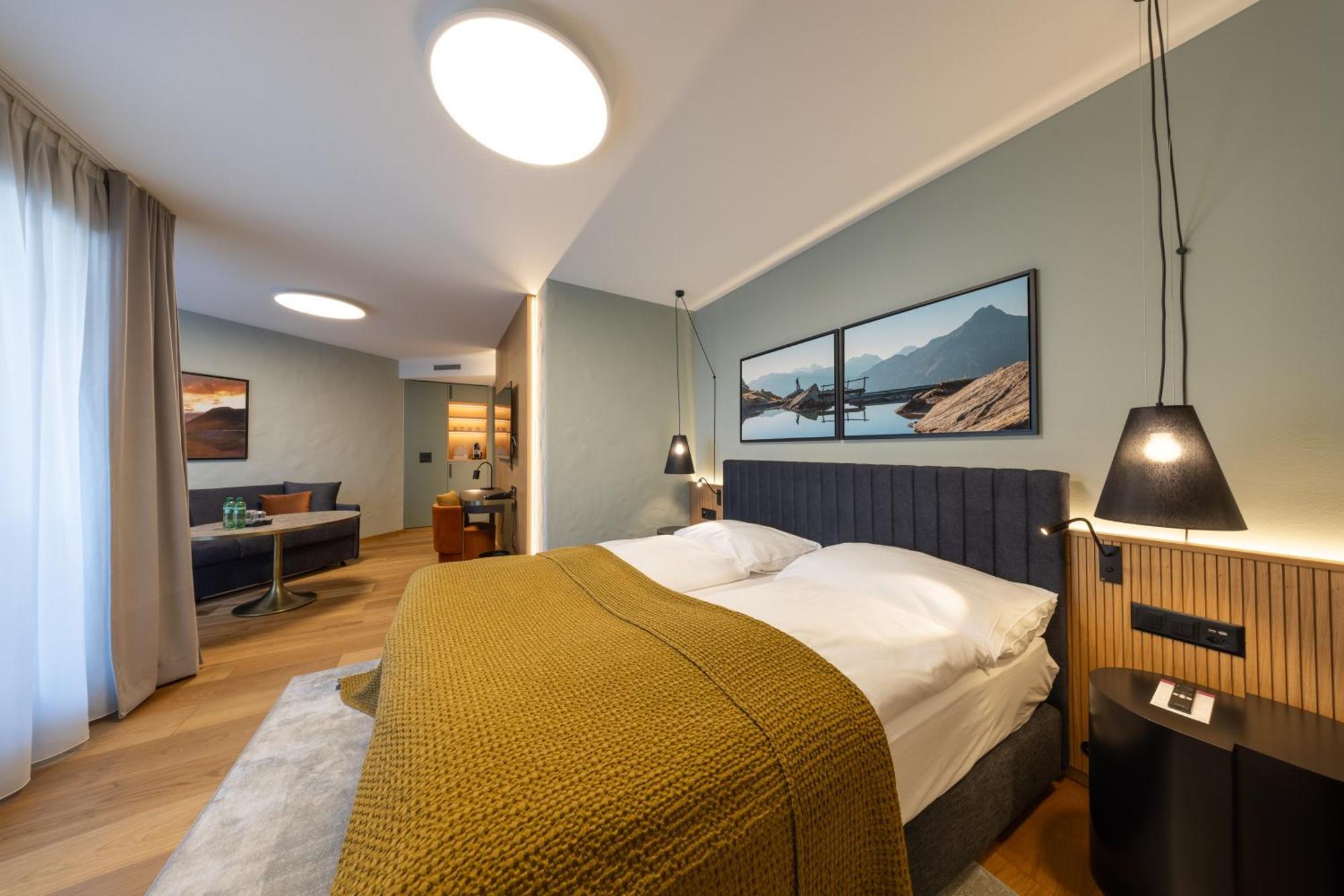 Double Room Premium Residence South/West,1742603865:JPEG