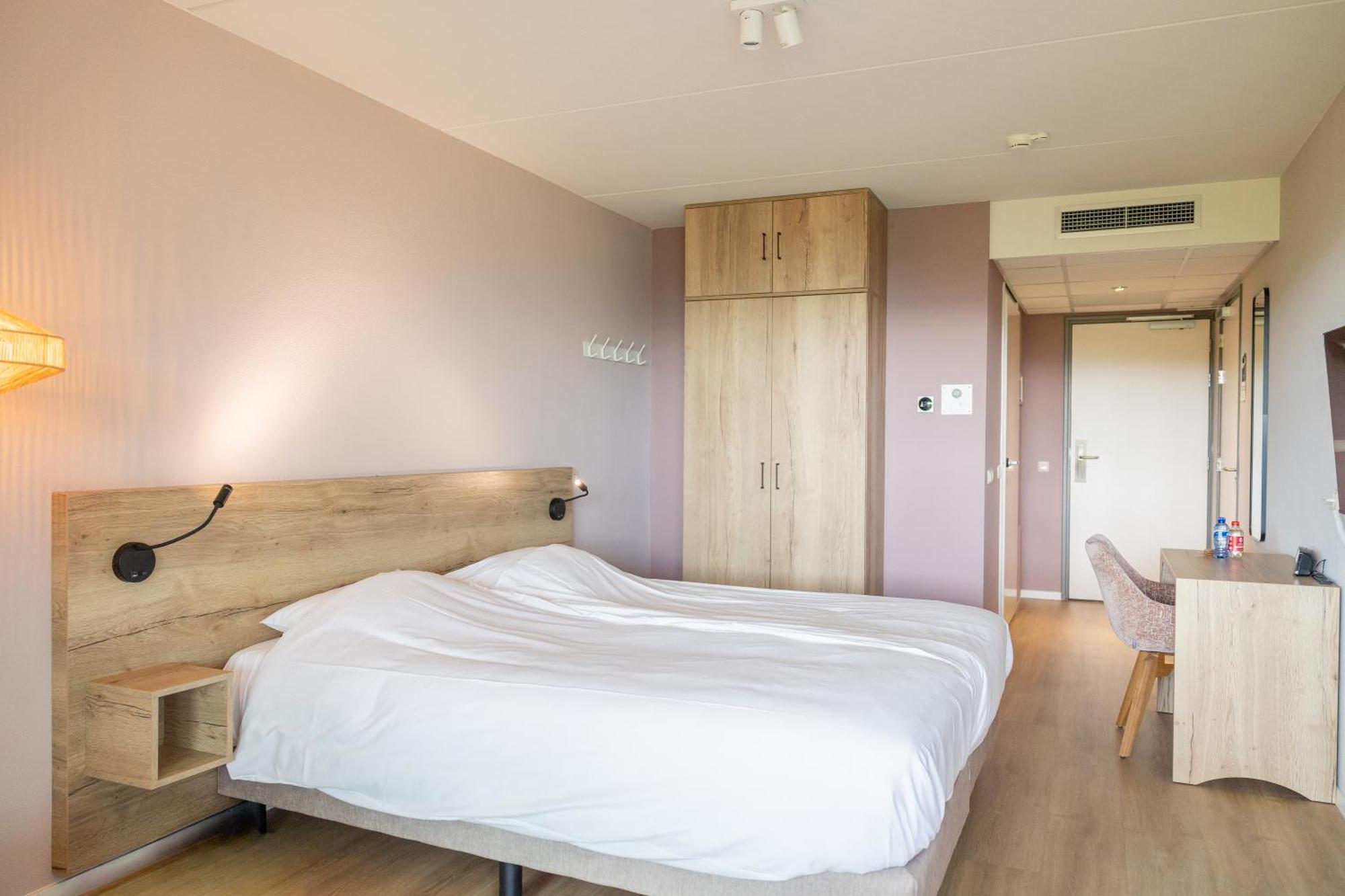 Standard  Room,1742604380:JPEG