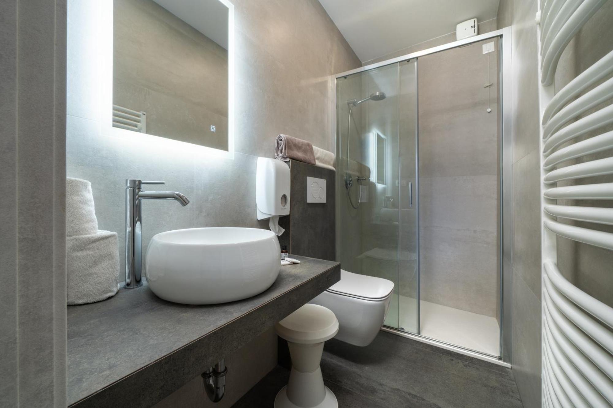 Standaard Tweepersoonskamer met 1 of 2 Bedden en Balkon