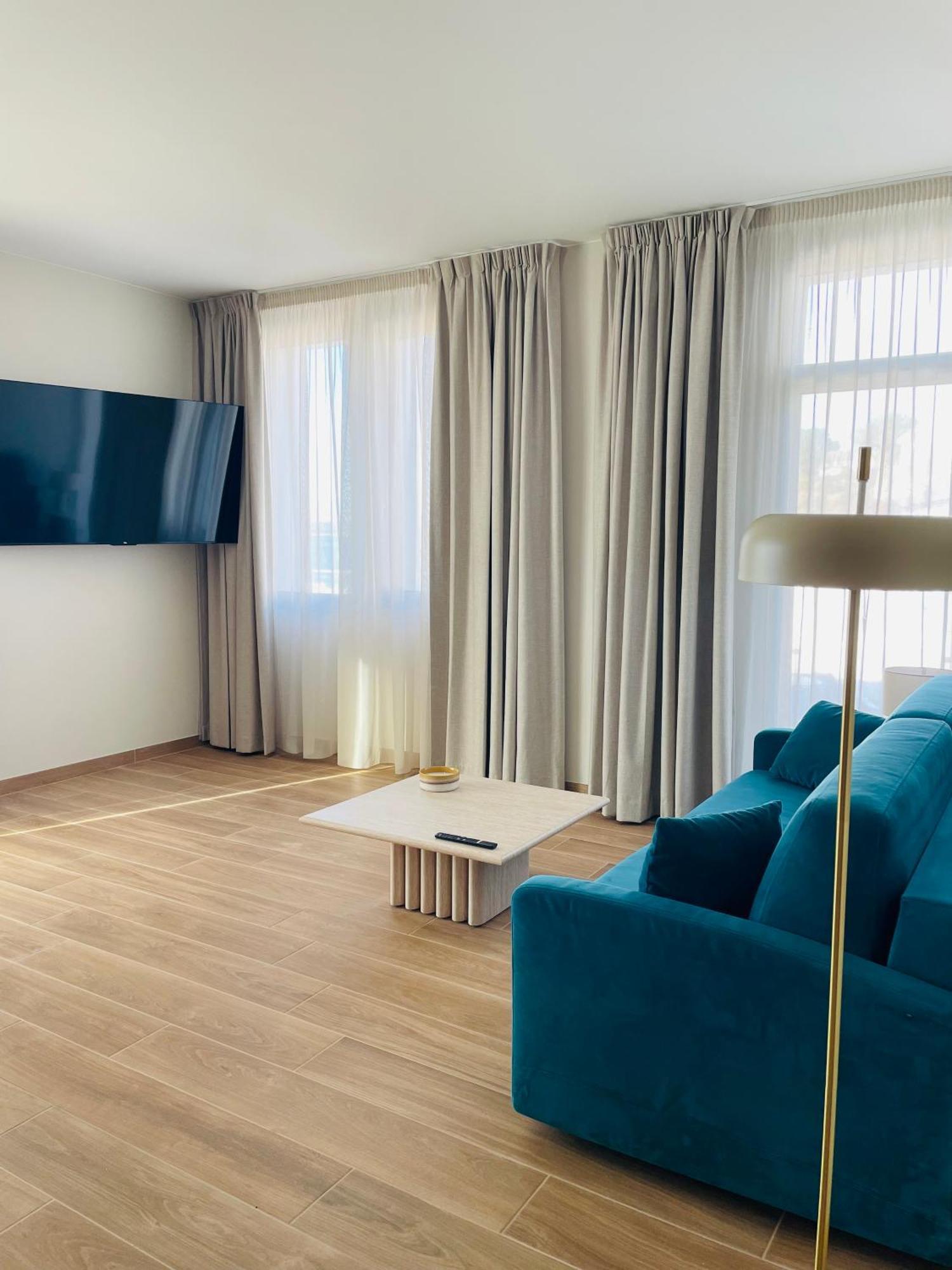 Suite avec Terrasse et Vue sur la Mer