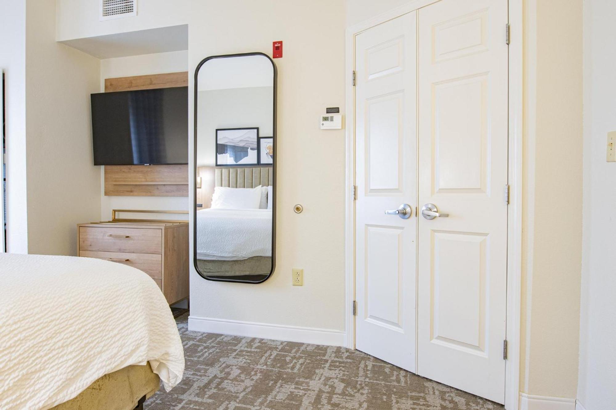 Two-Bedroom Suite with Two King Beds