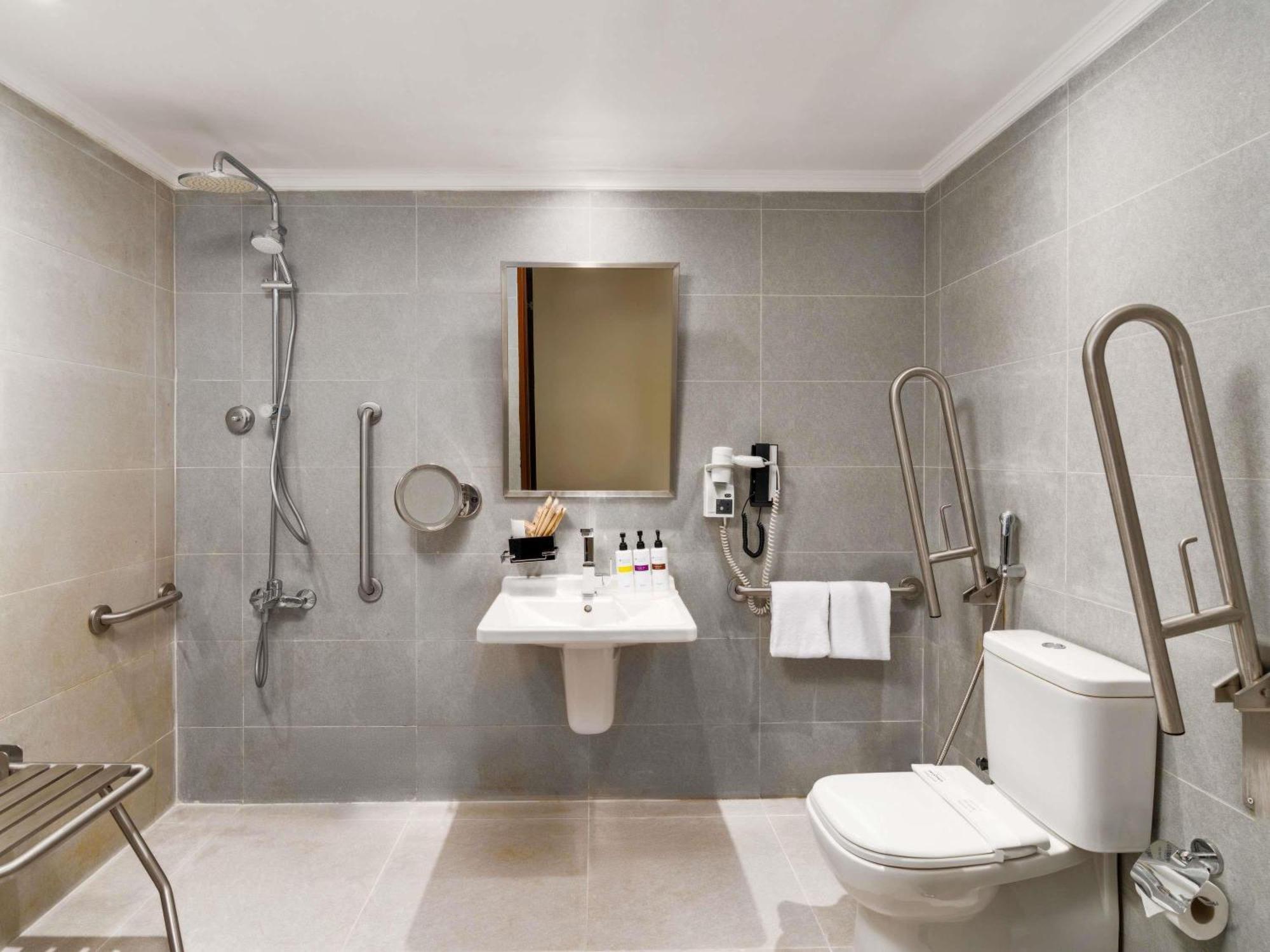 Deluxe Accessible Room, 2 Single Size Beds, City View,1717055788:JPEG