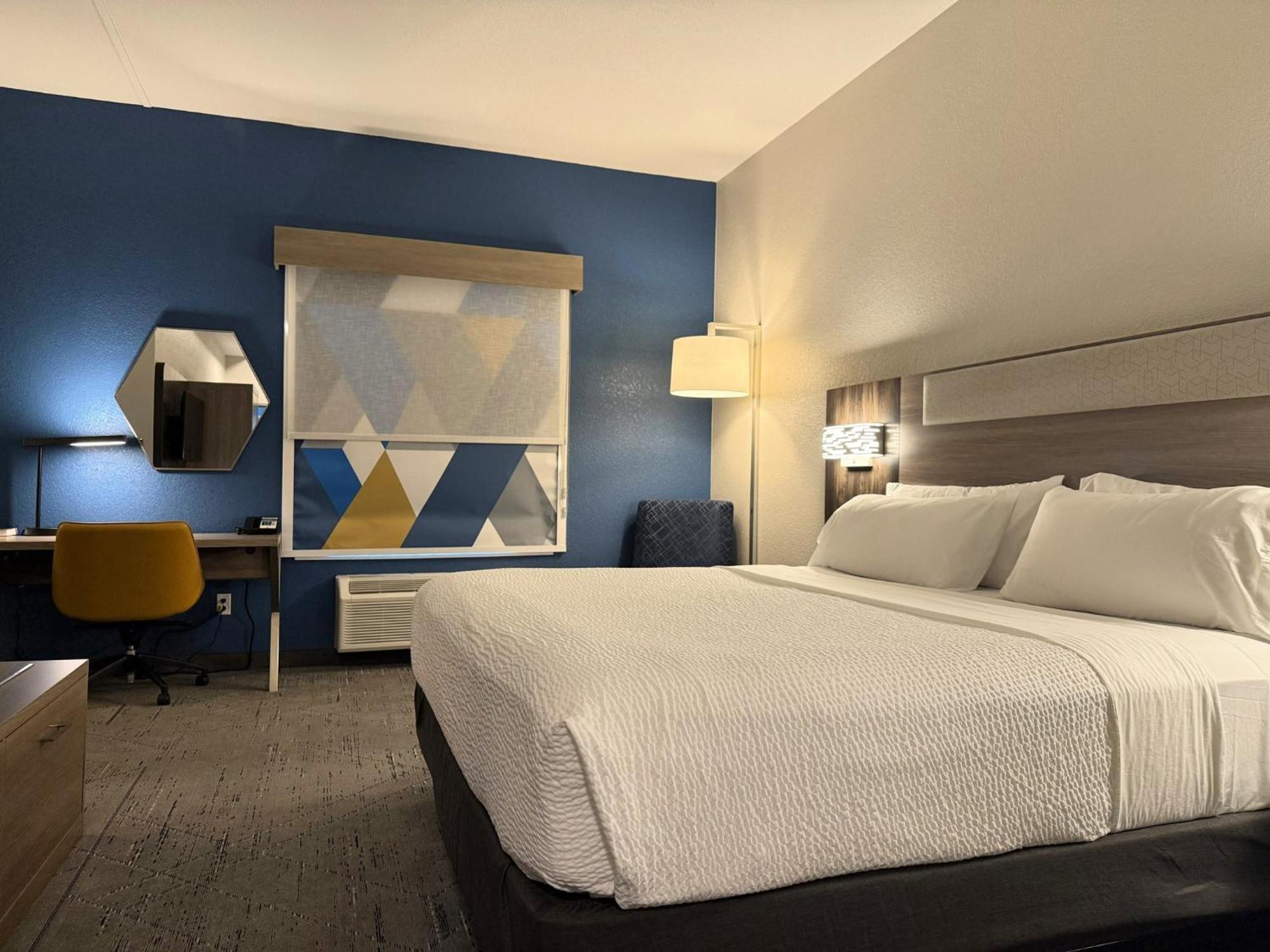 Standard King Room with Extra Space