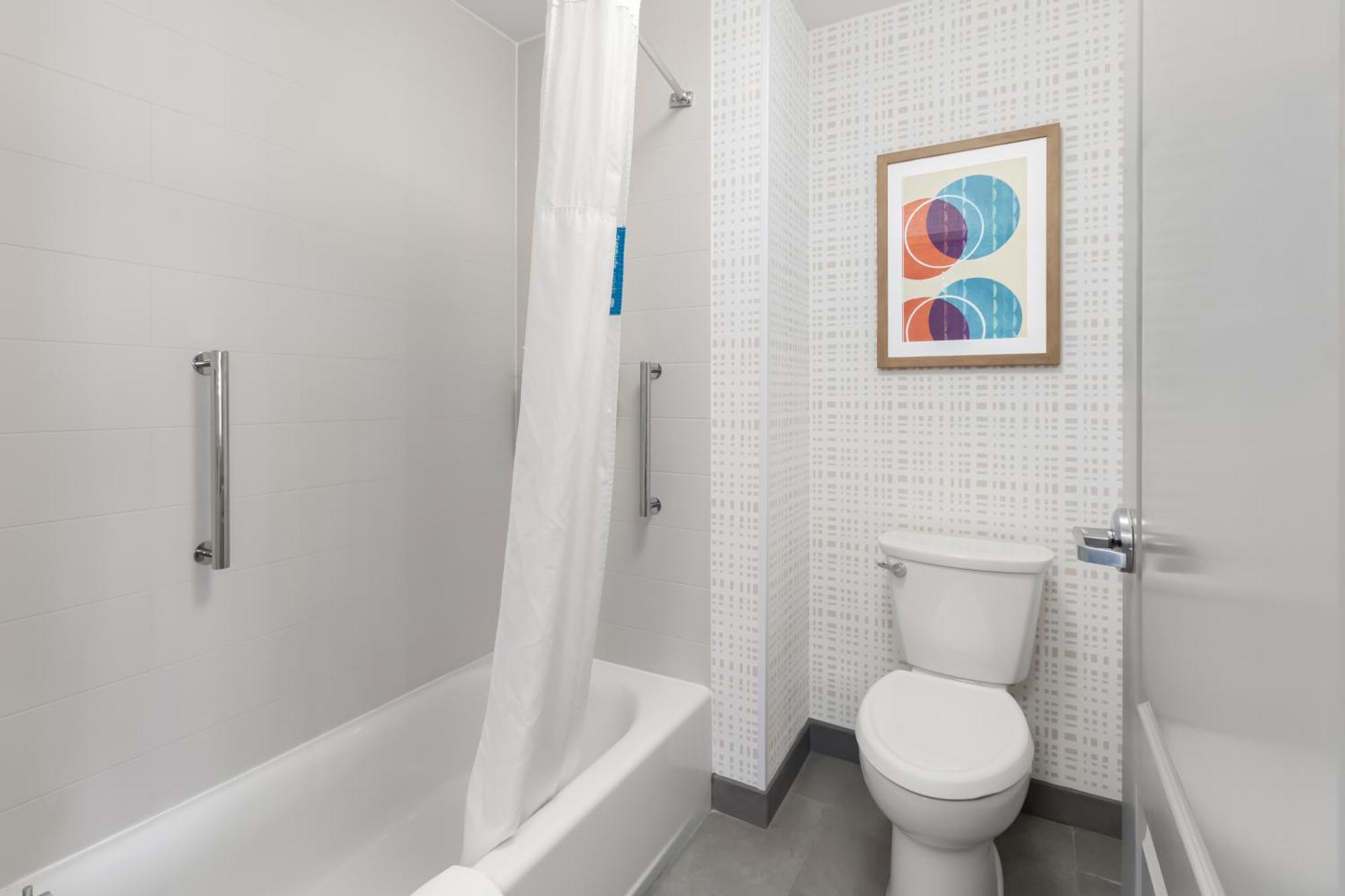 Queen Studio Suite with Two Queen Beds - Non-Smoking