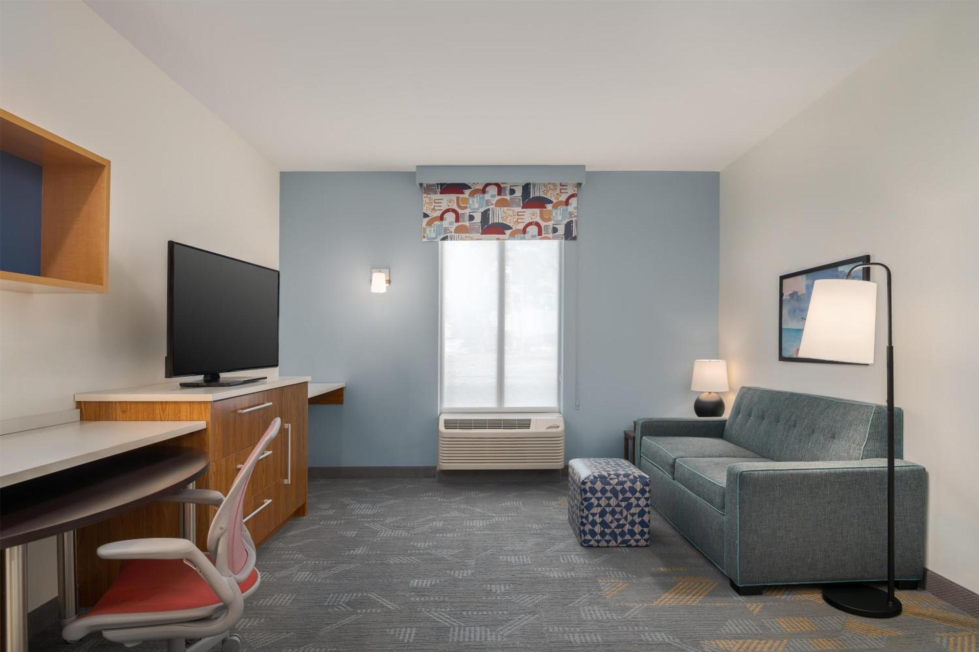 One-Bedroom King Suite - Non-Smoking