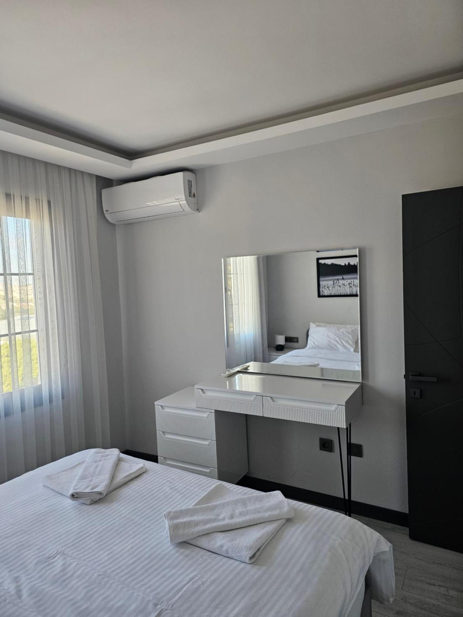 Two-Bedroom Apartment with Balcony,1742813660:JPEG