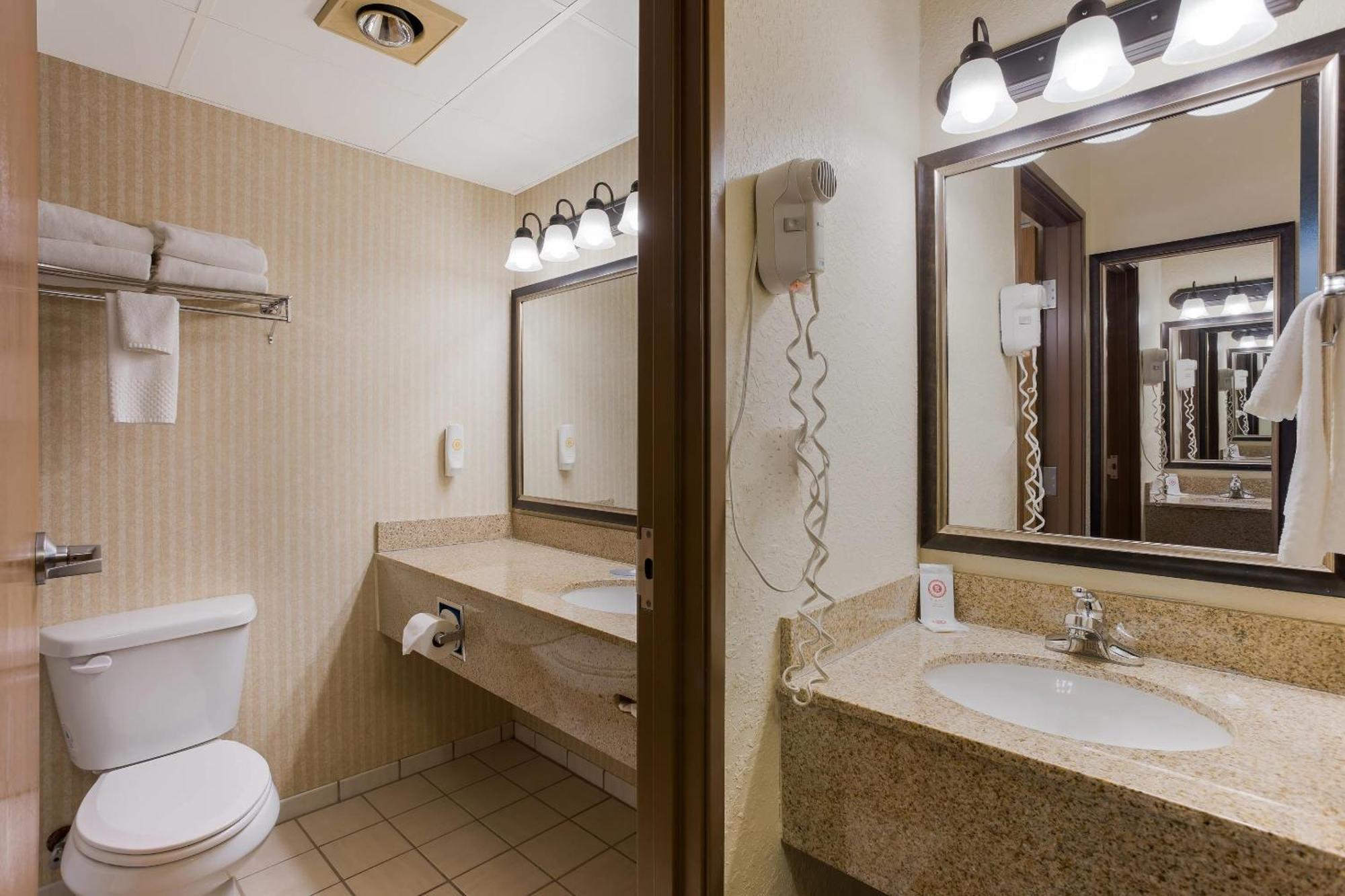 Queen Room with Two Queen Beds - Non-Smoking
